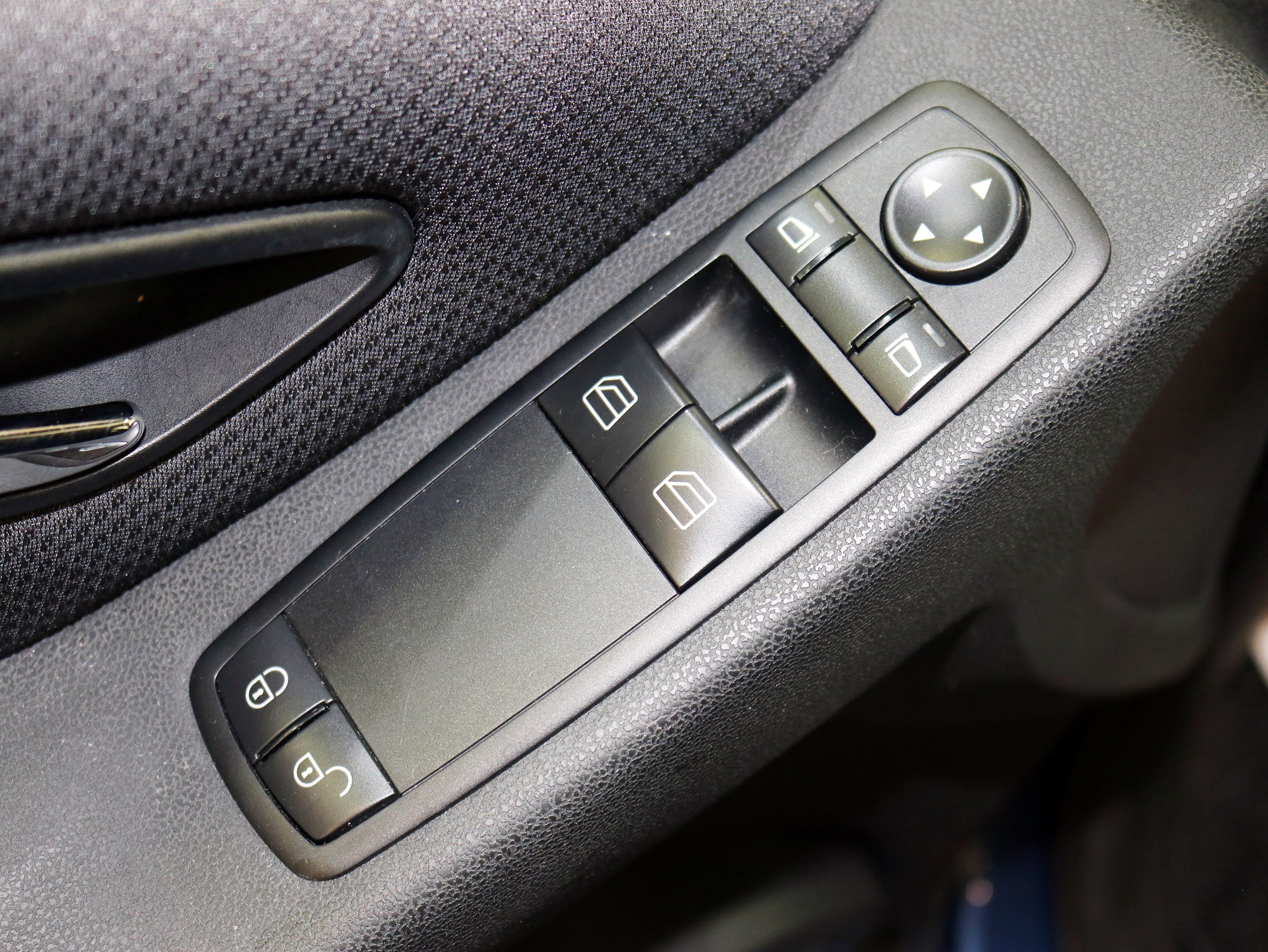 Foto Mercedes-Benz B 180 25