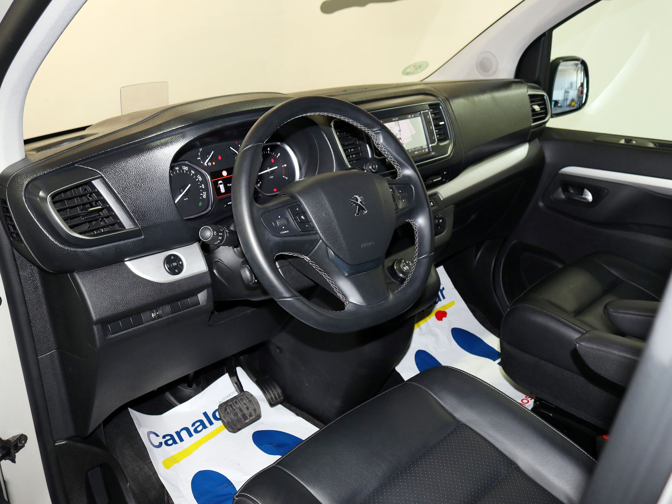 Foto Peugeot Traveller 25