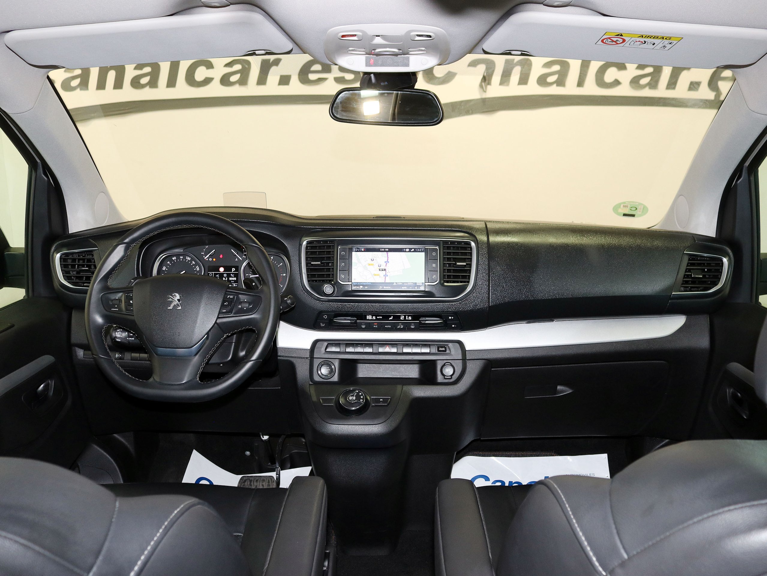 Foto Peugeot Traveller 26