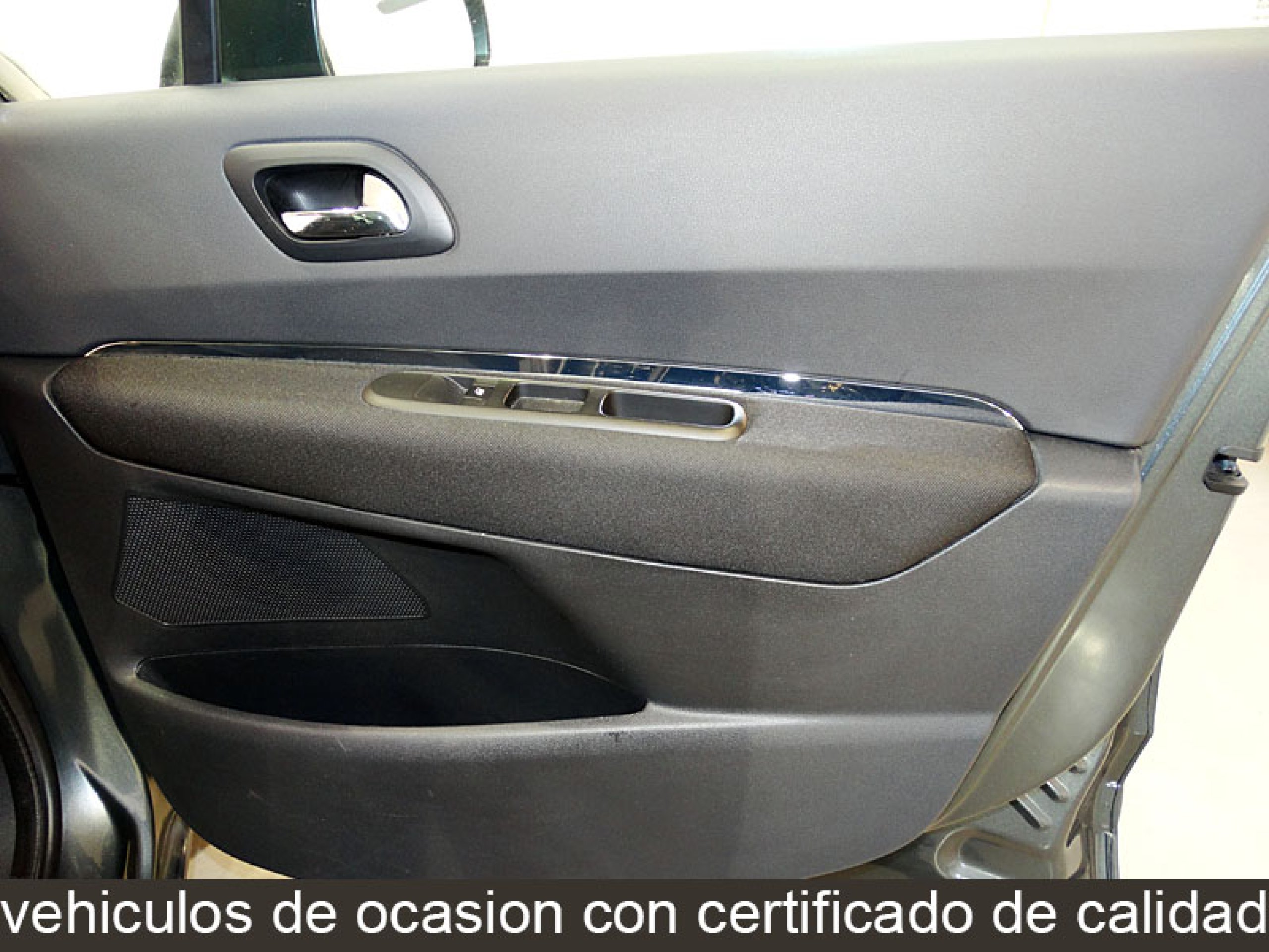Foto Peugeot 5008 32