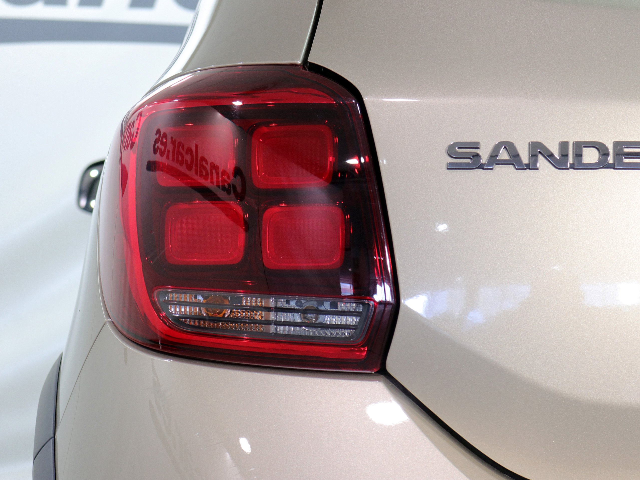 Foto Dacia Sandero 10