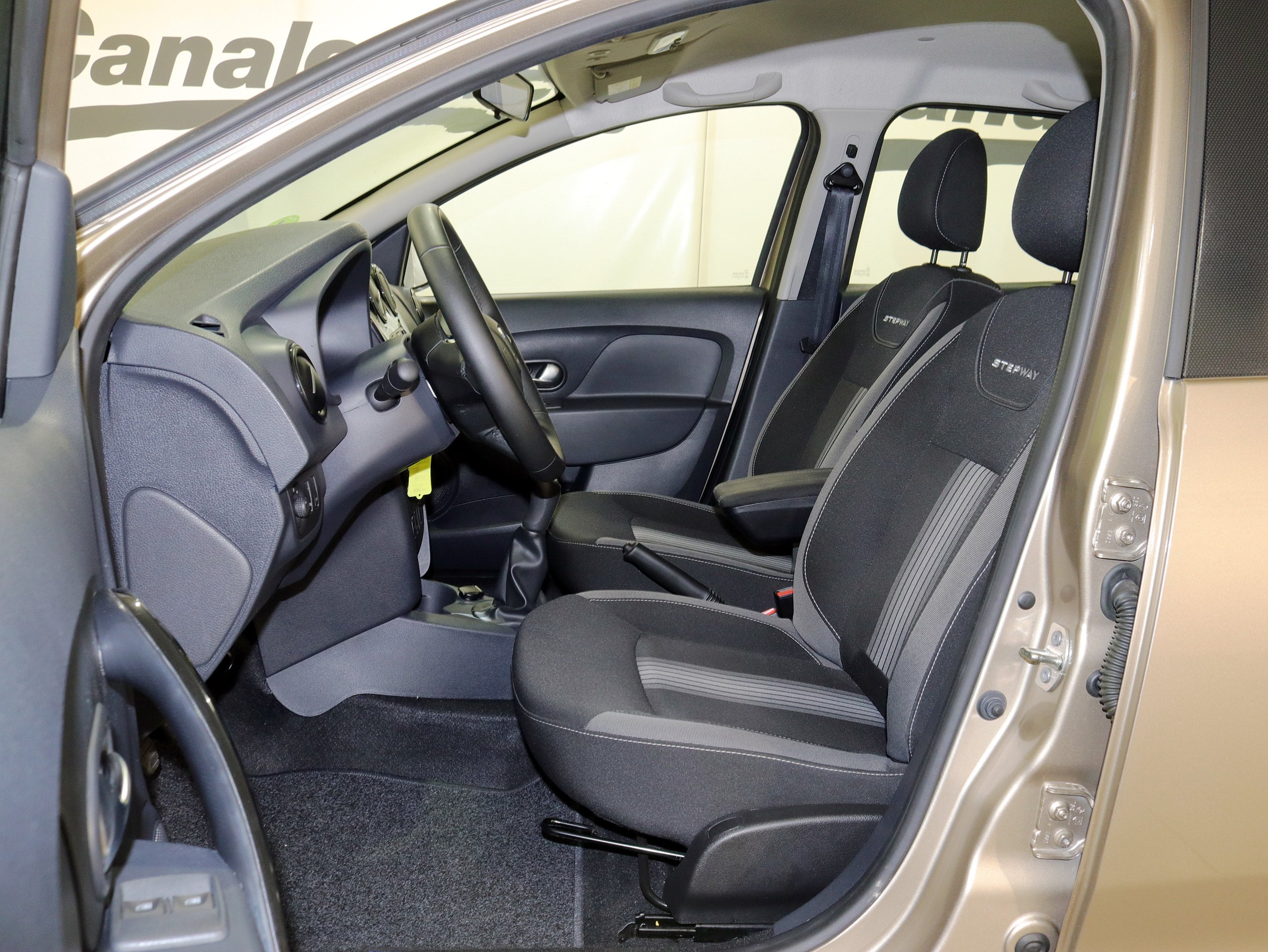 Foto Dacia Sandero 15