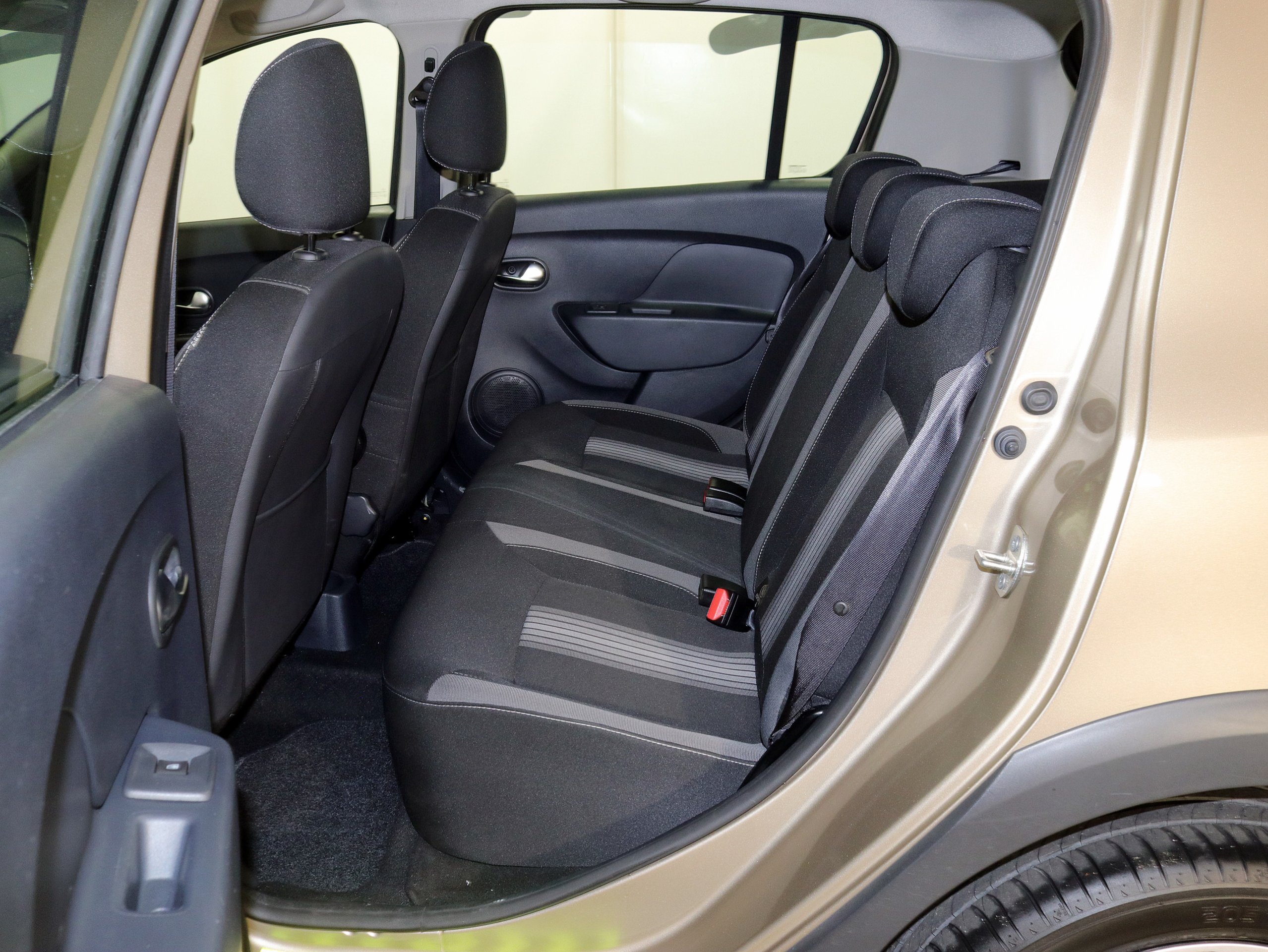 Foto Dacia Sandero 16