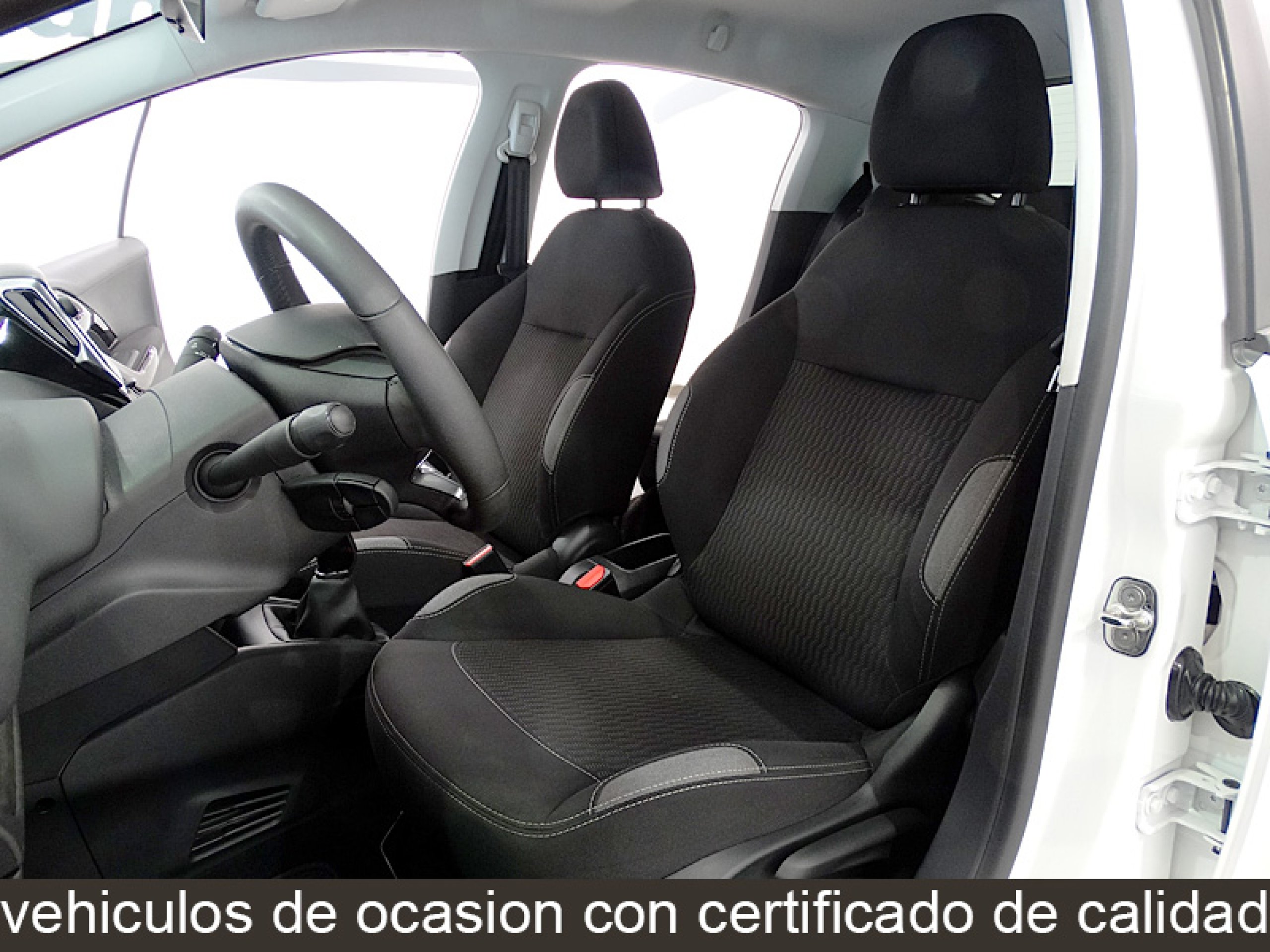 Foto Peugeot 208 18