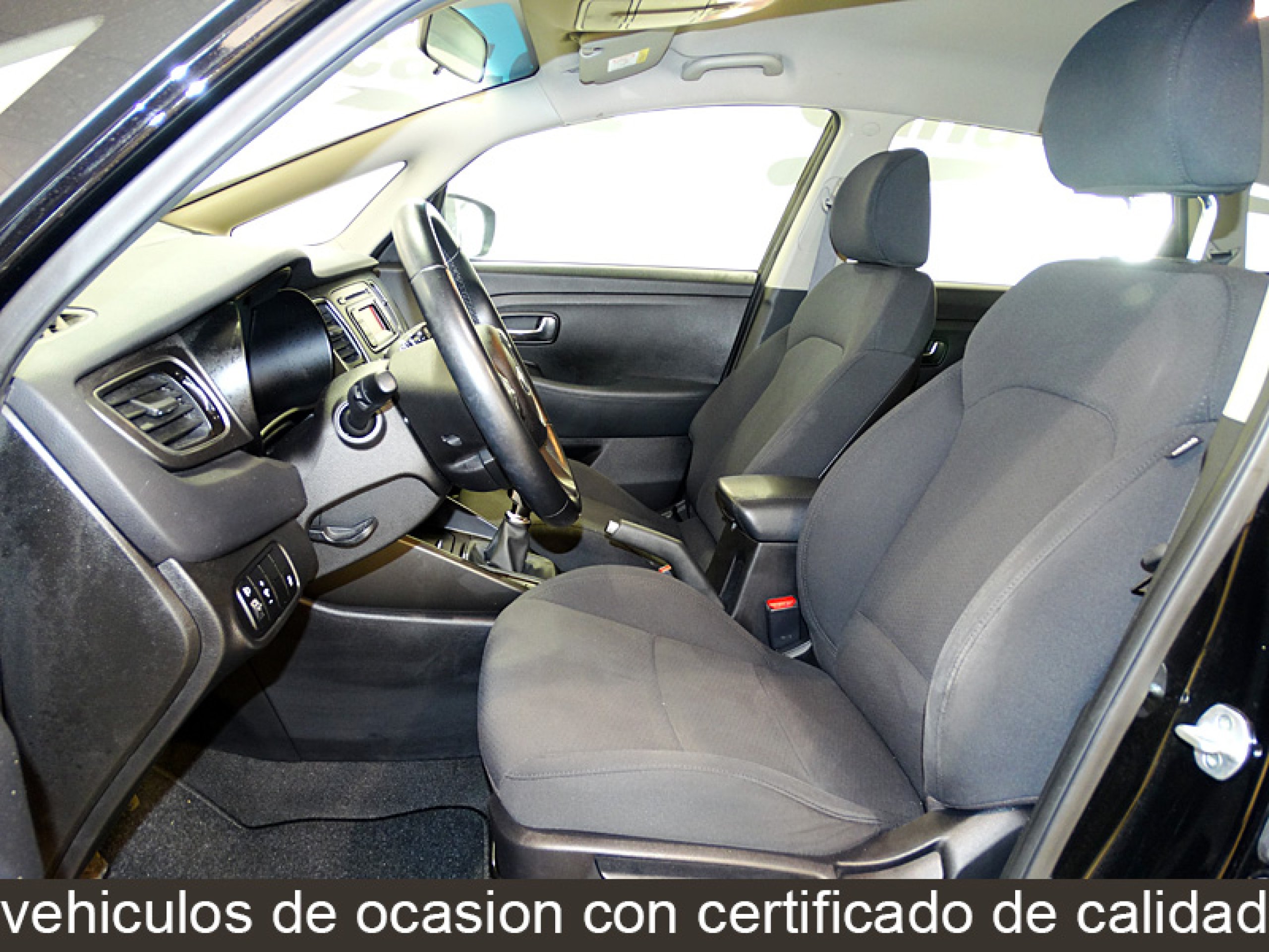 Foto Kia Carens 18