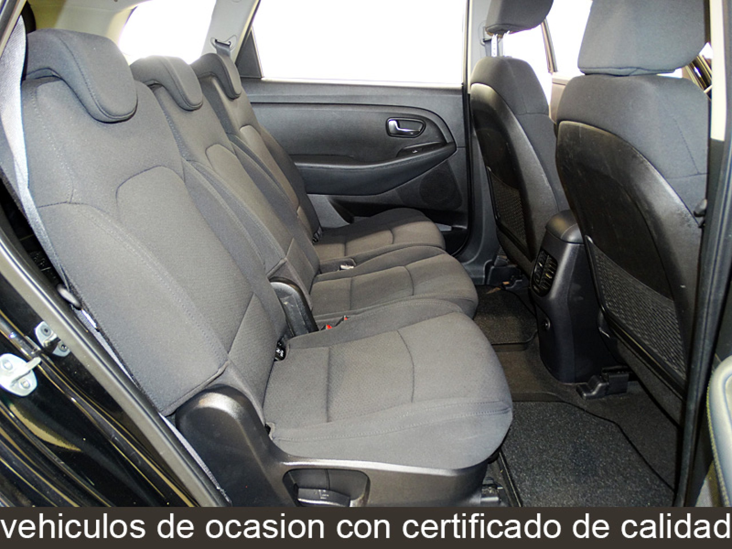 Foto Kia Carens 19