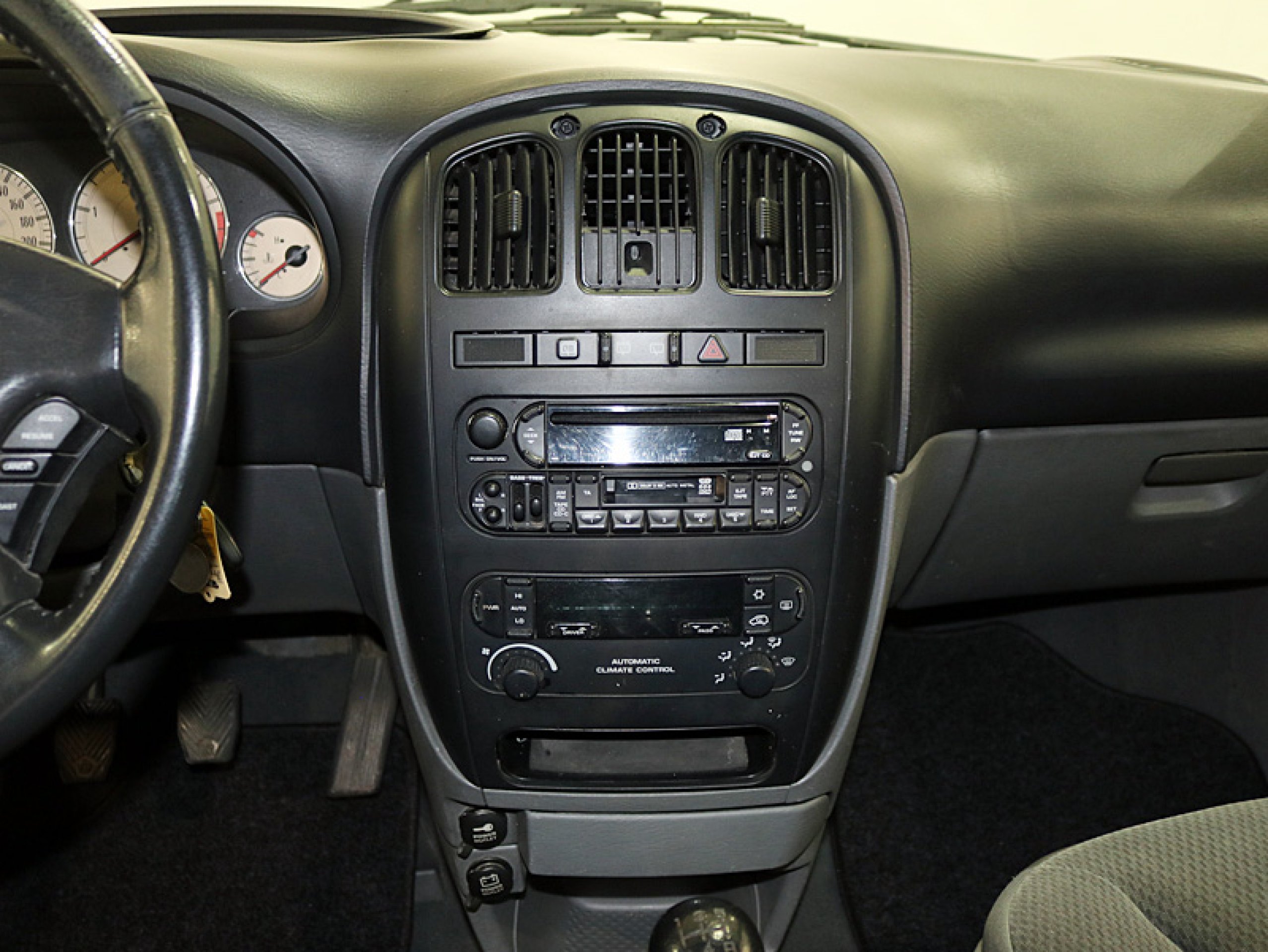Foto Chrysler Grand Voyager 17 Foto Chrysler Grand Voyager 17