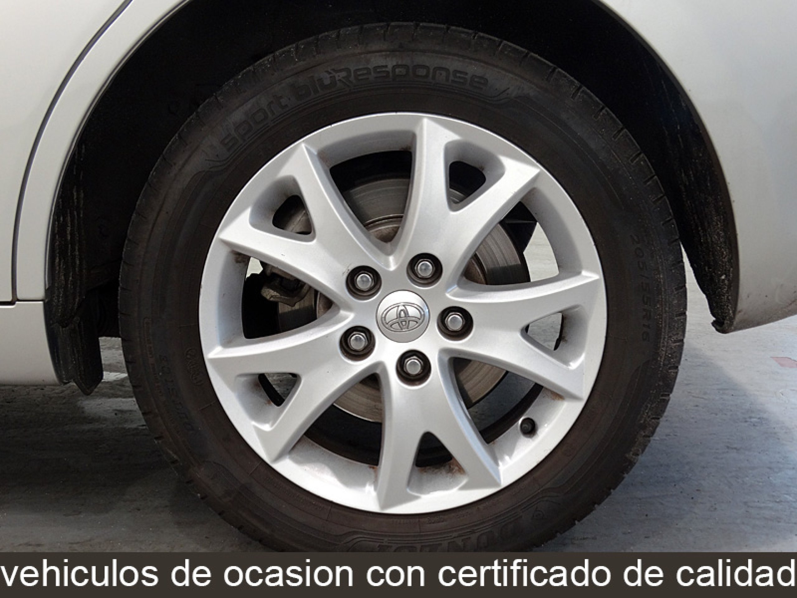 Foto Toyota Corolla Verso 26