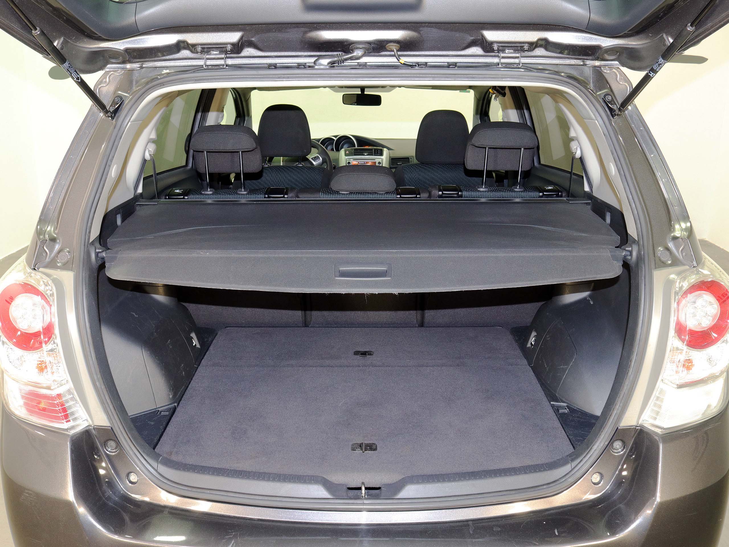 Foto Toyota Verso 10