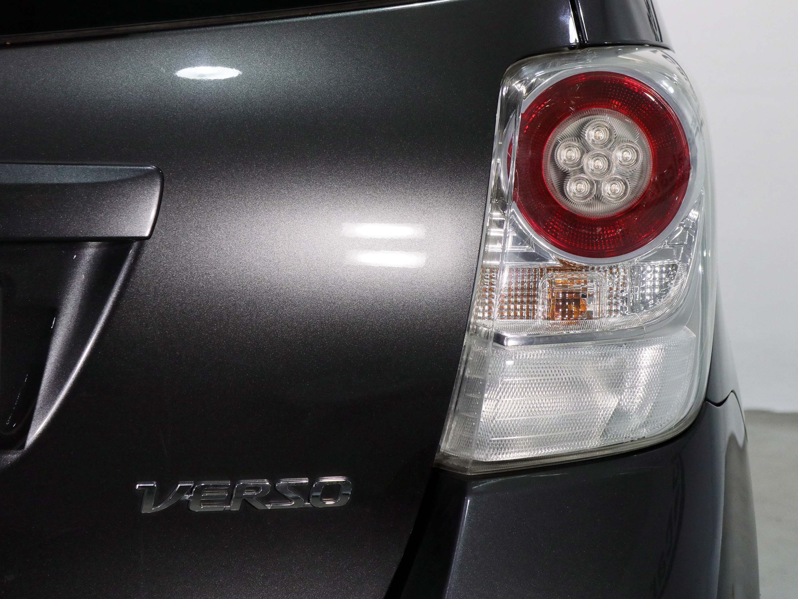 Foto Toyota Verso 12