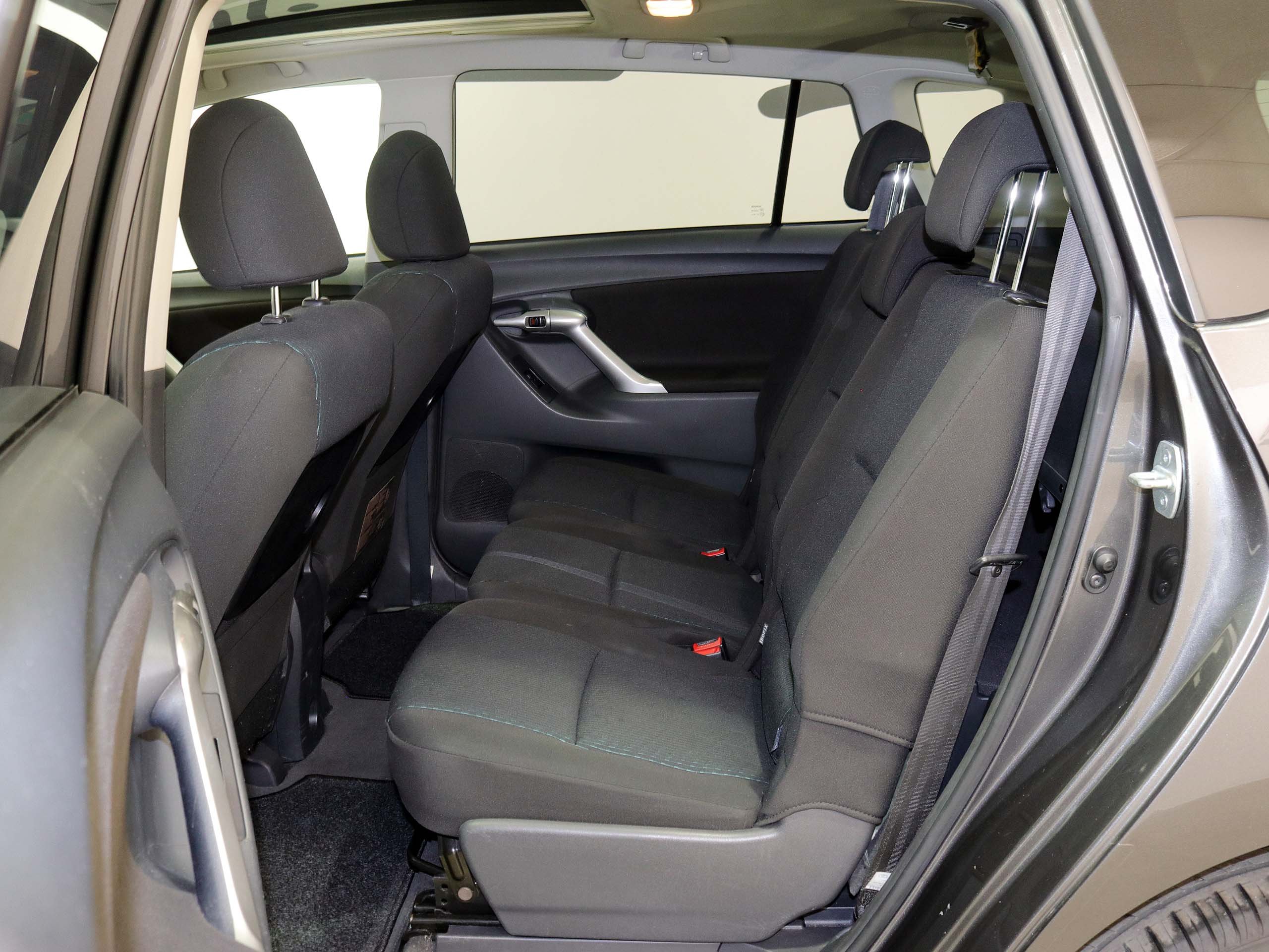 Foto Toyota Verso 17