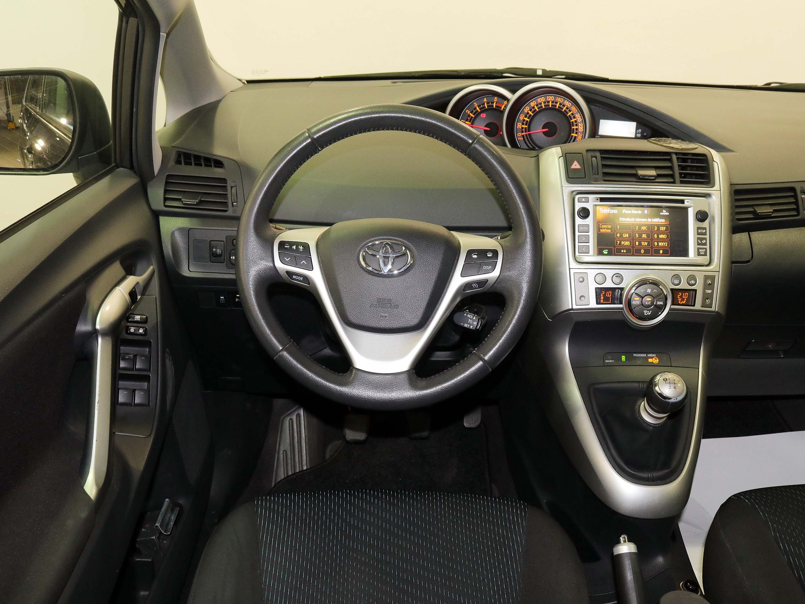 Foto Toyota Verso 27
