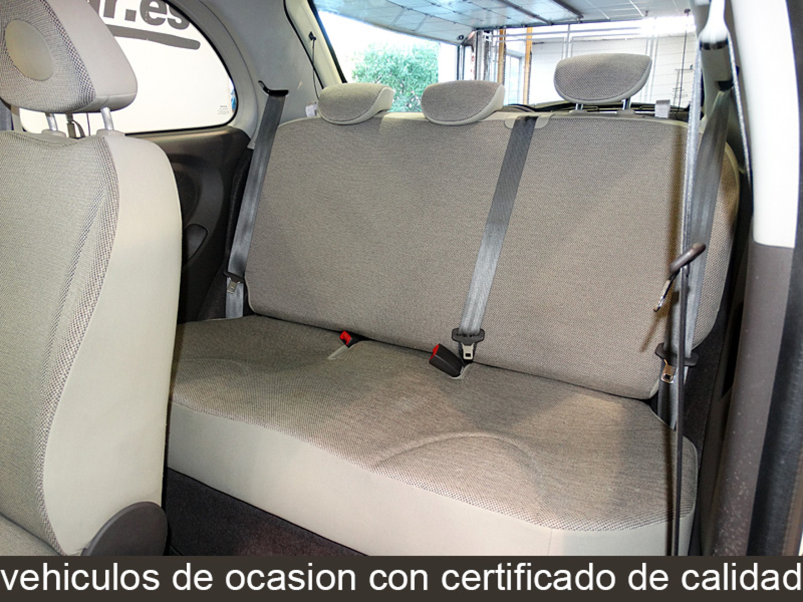 Foto Nissan Micra 12