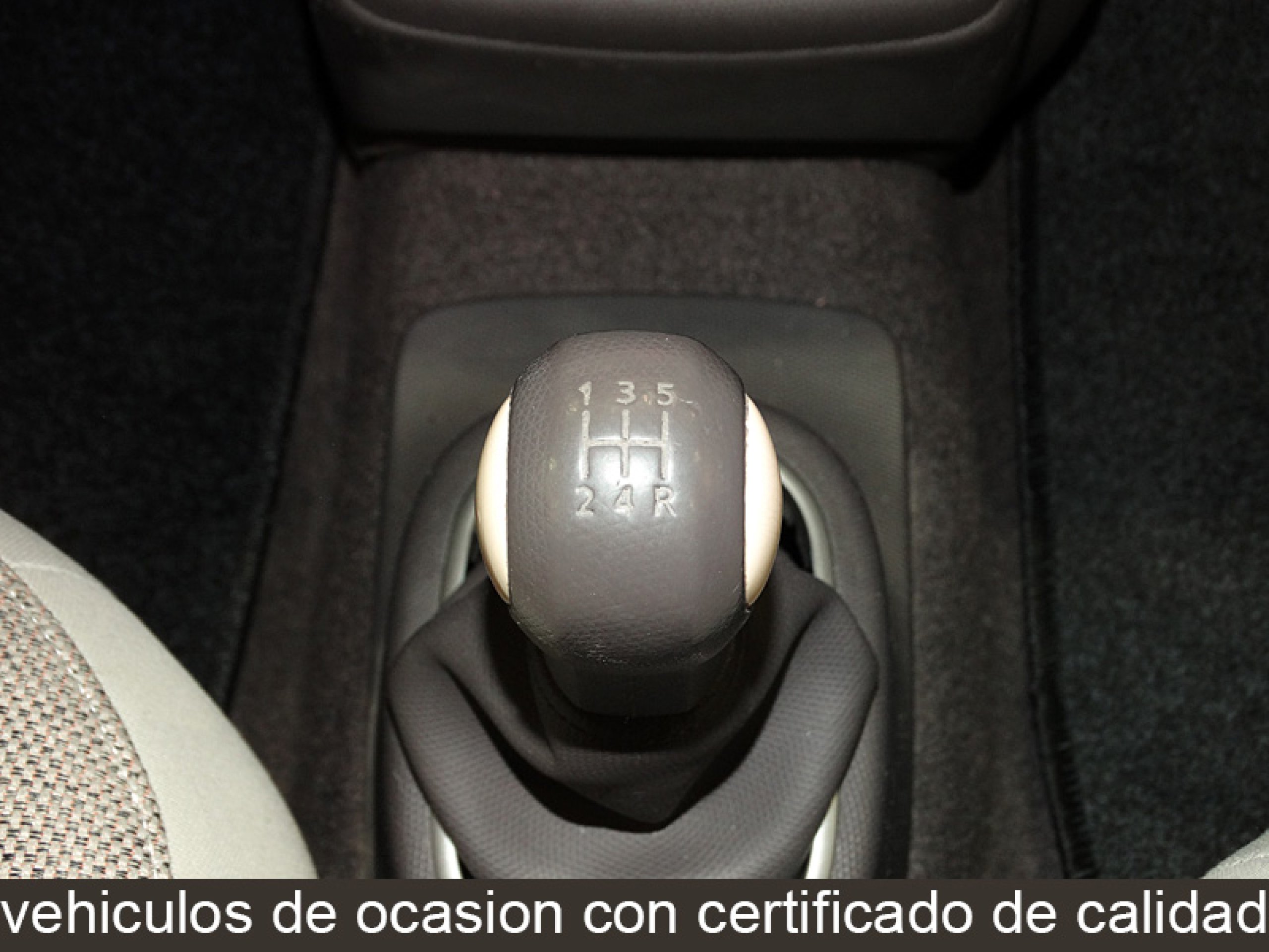 Foto Nissan Micra 14