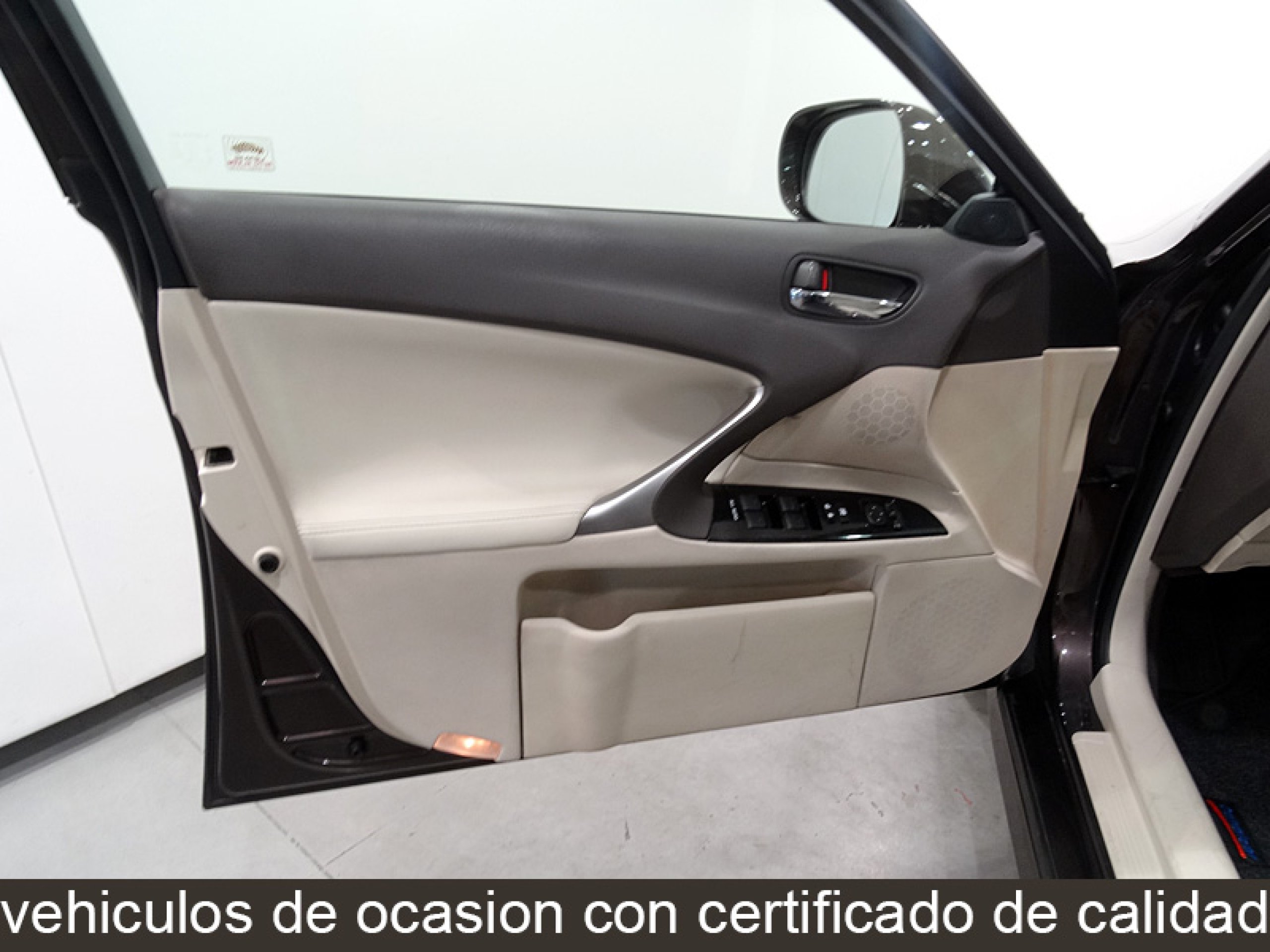 Foto Lexus IS 200 9