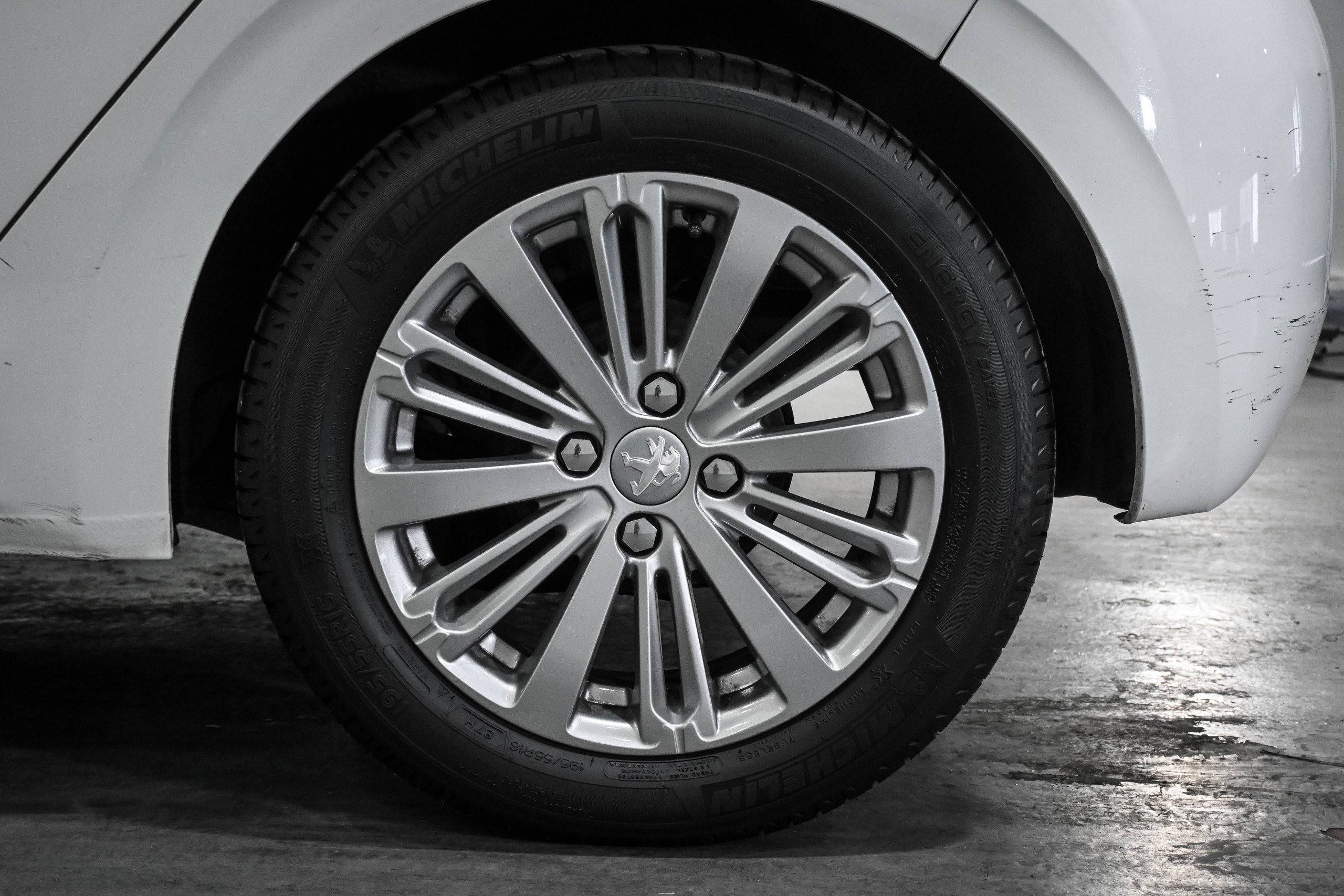 Foto Peugeot 208 32