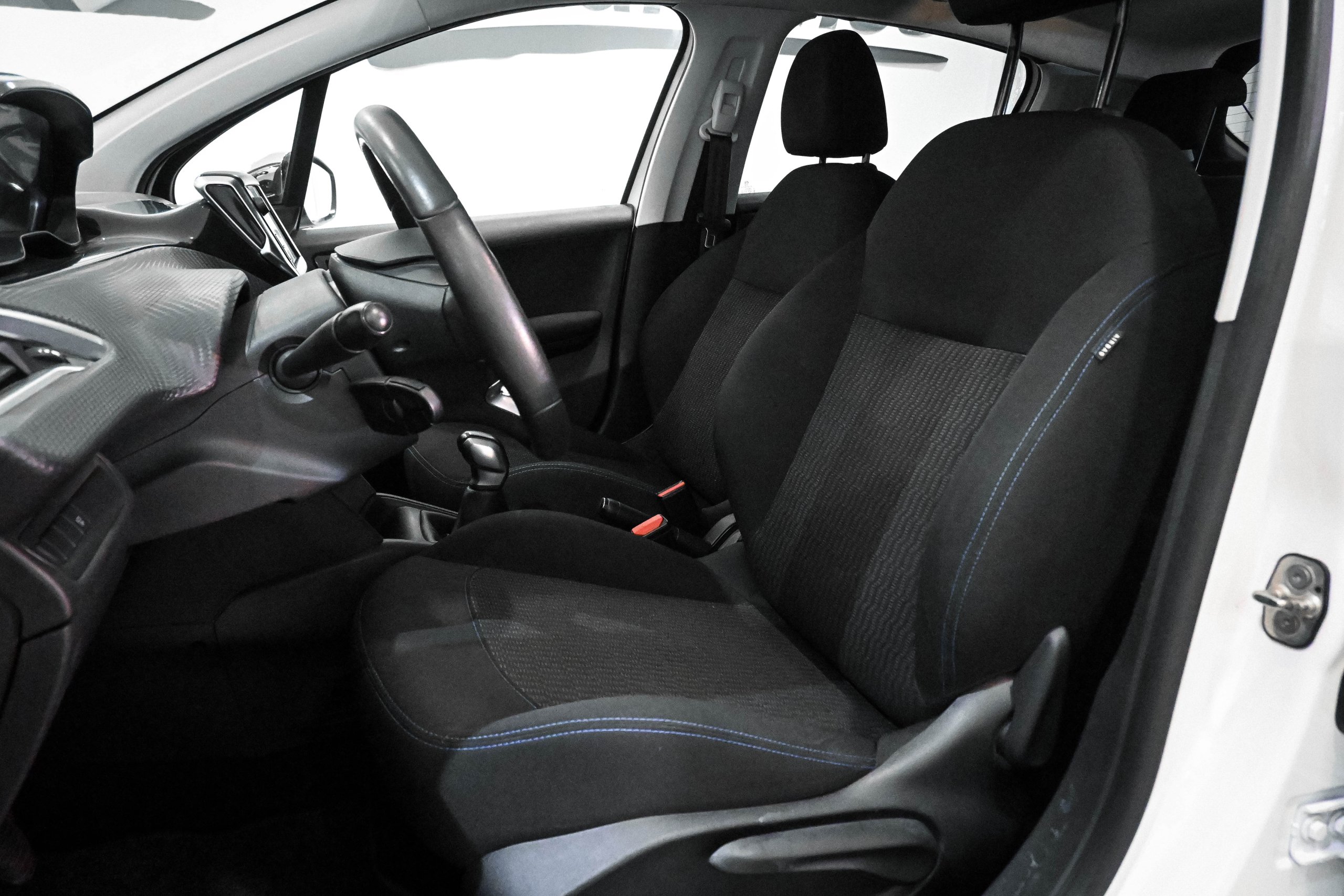Foto Peugeot 208 15