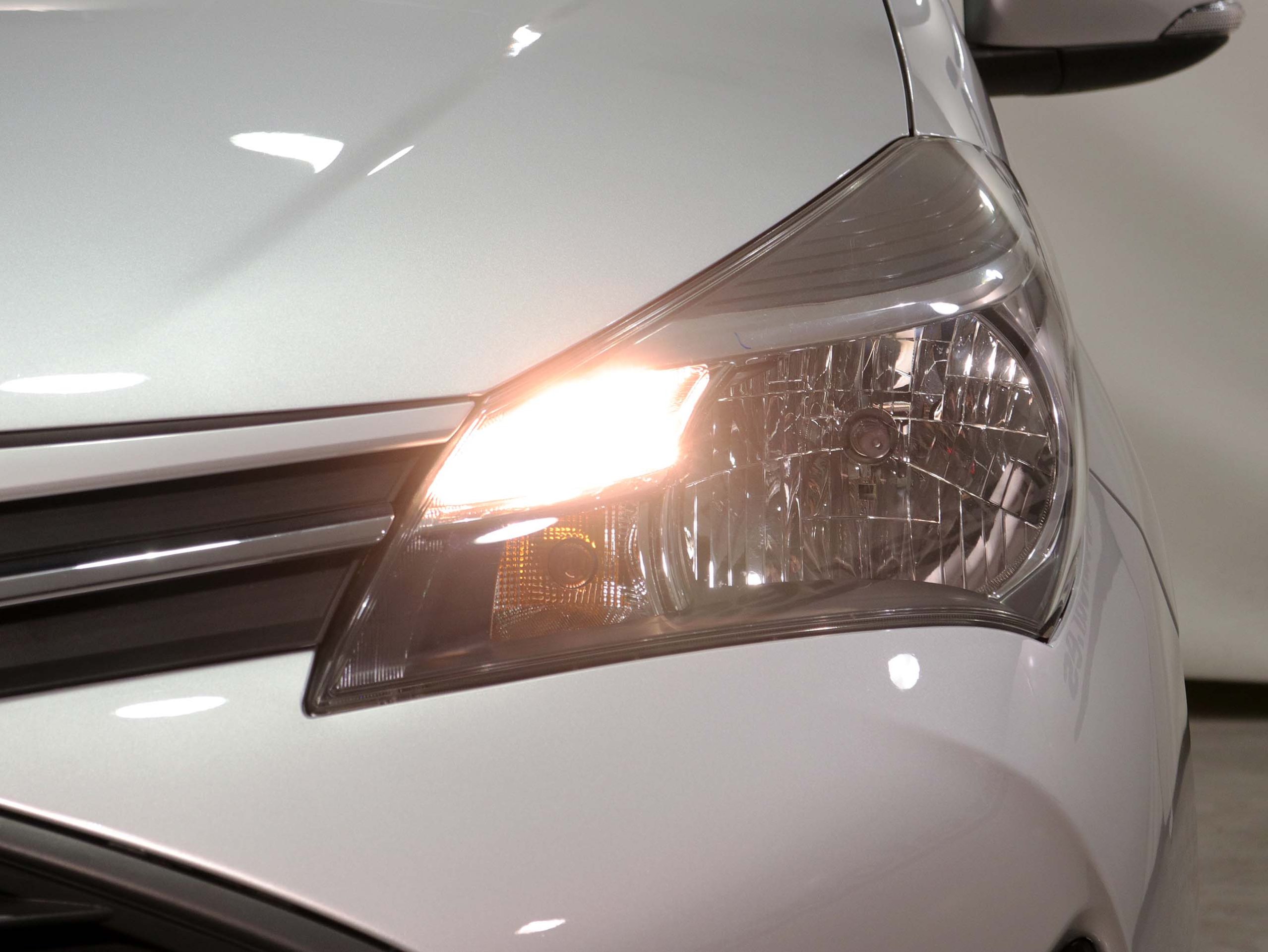 Foto Toyota Yaris 13
