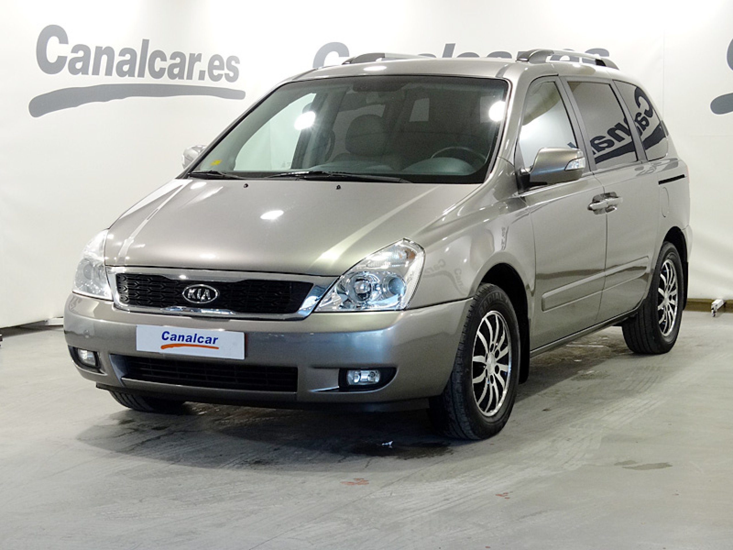 Foto Kia Carnival 1
