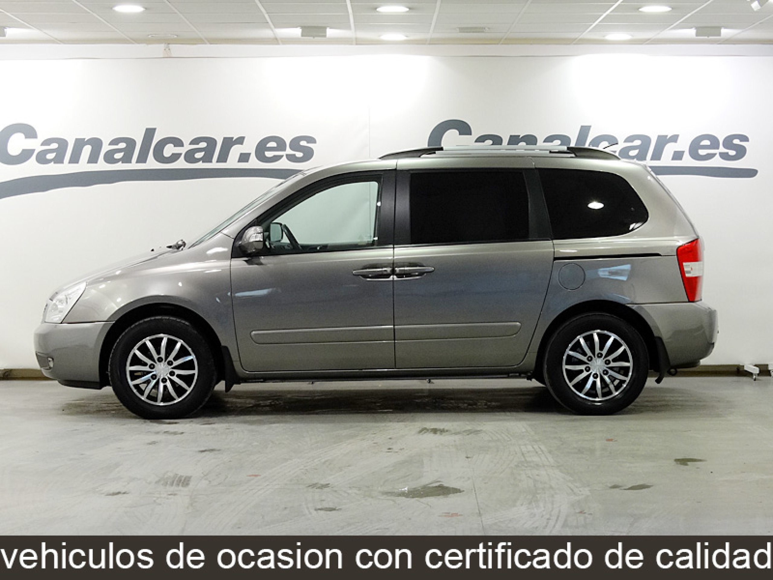 Foto Kia Carnival 9