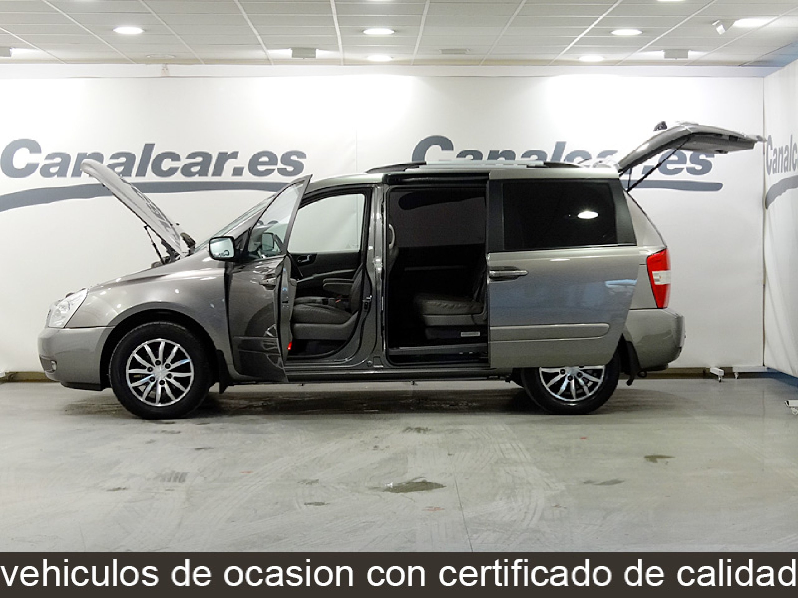 Foto Kia Carnival 10