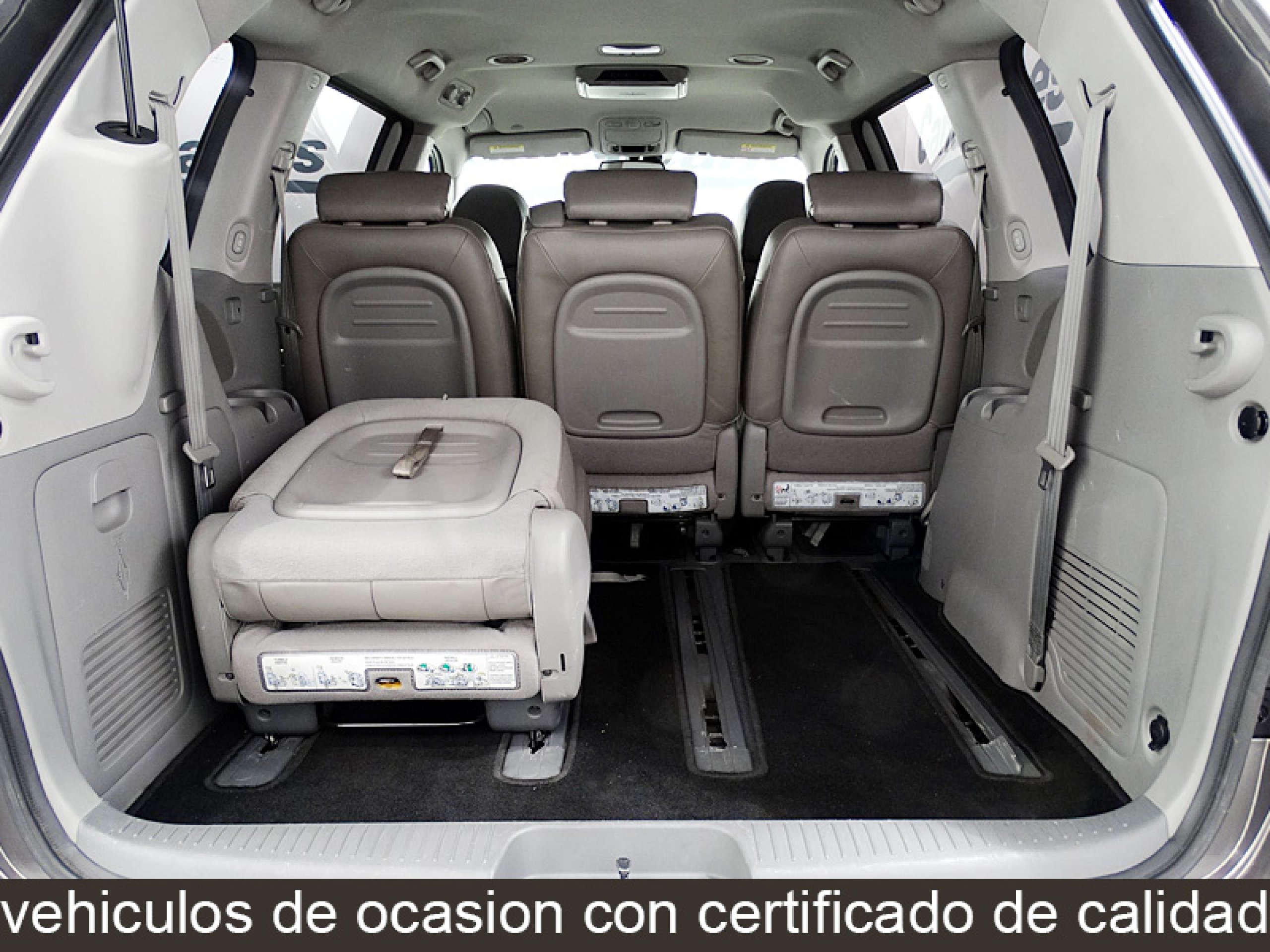 Foto Kia Carnival 16