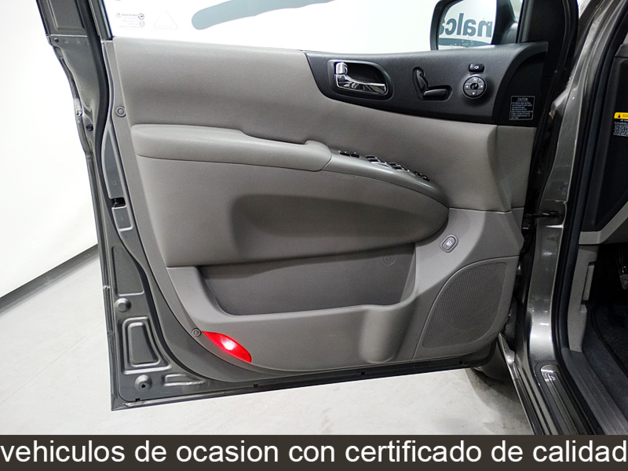 Foto Kia Carnival 24