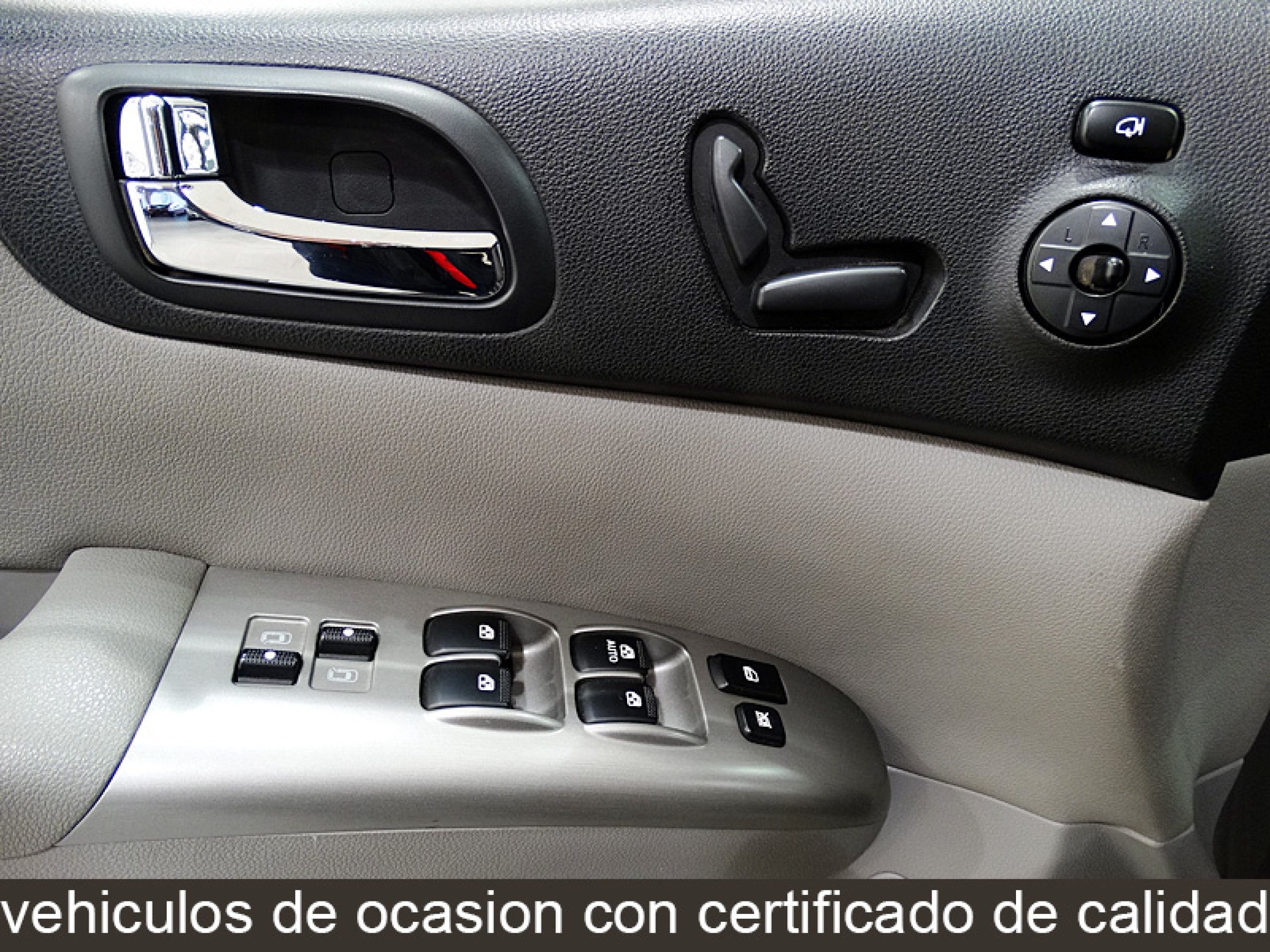 Foto Kia Carnival 25