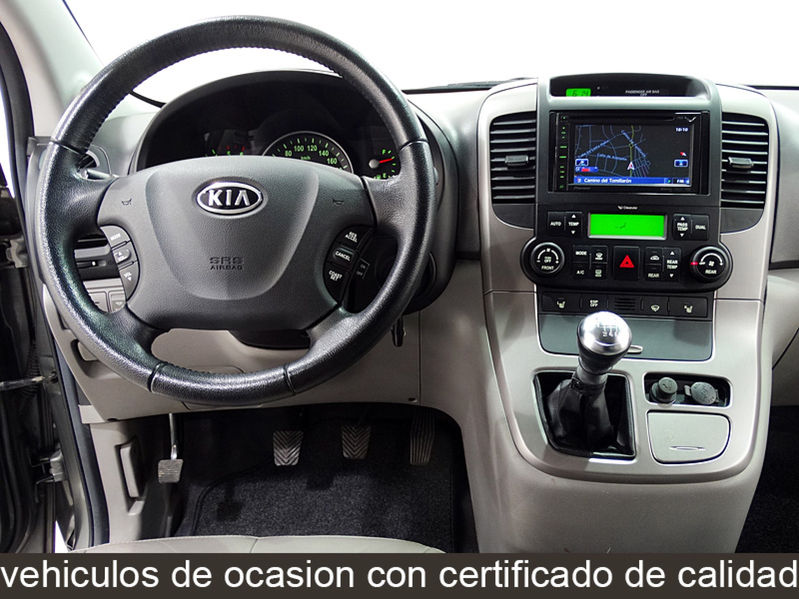 Foto Kia Carnival 32