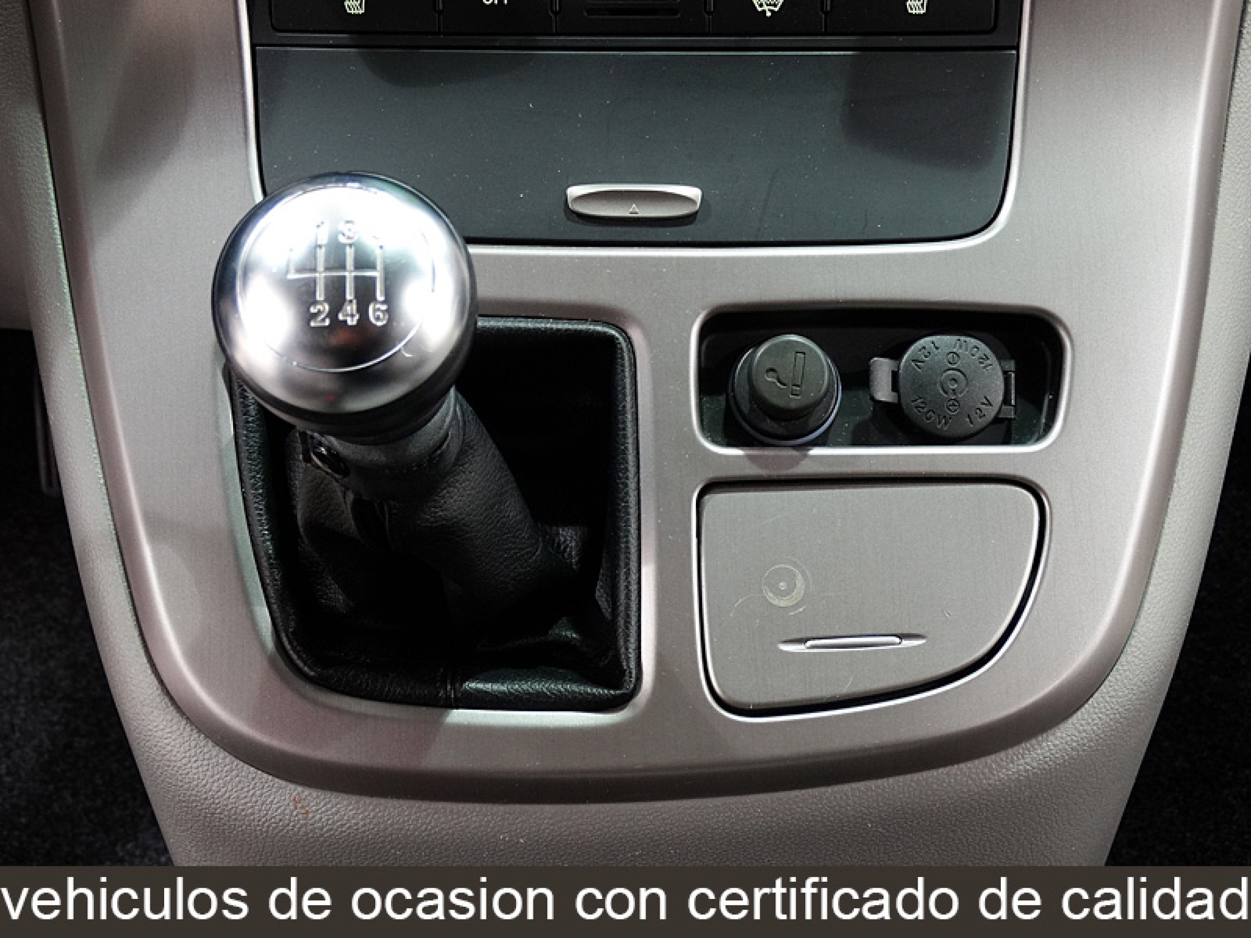 Foto Kia Carnival 35