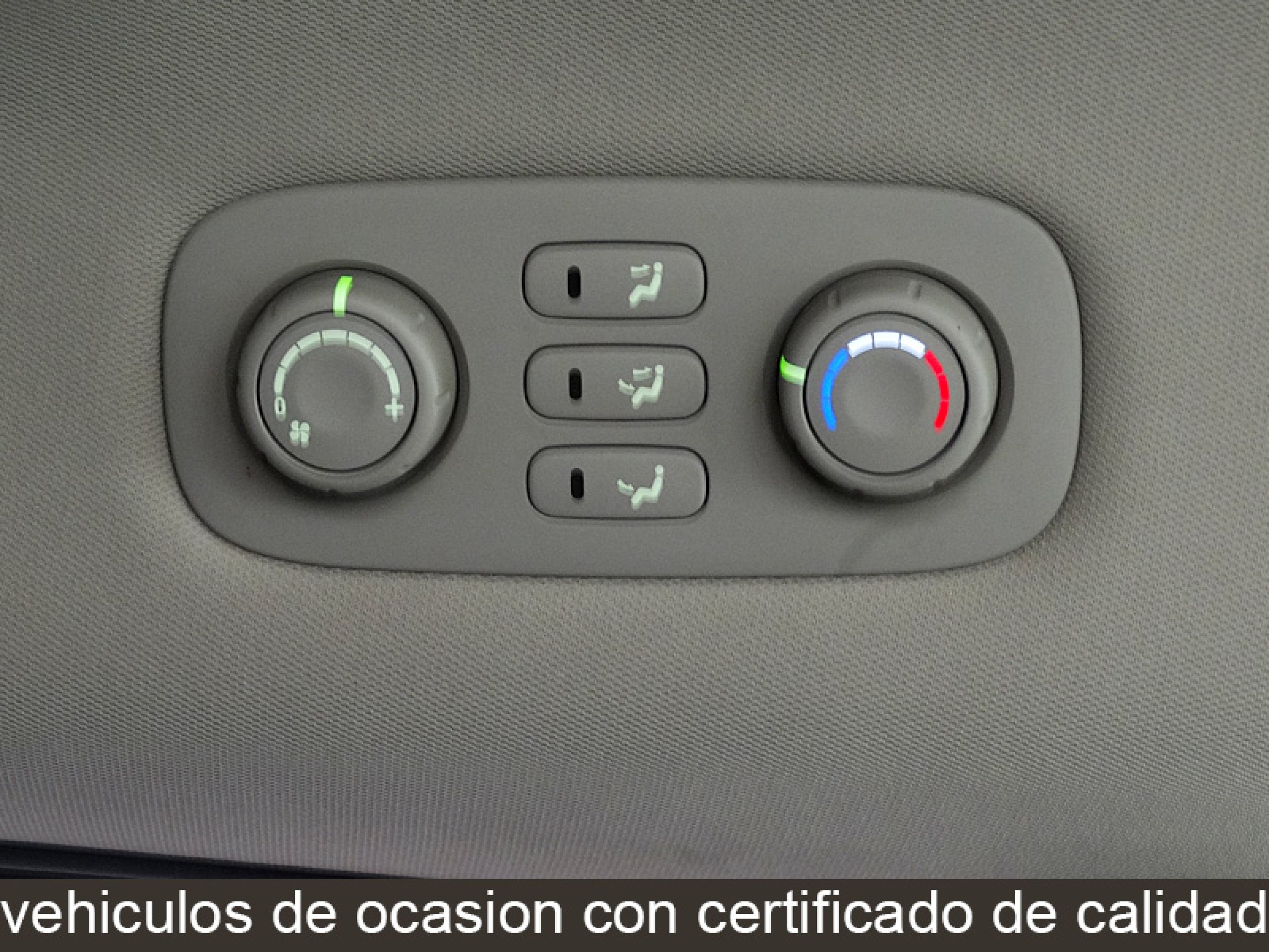 Foto Kia Carnival 43