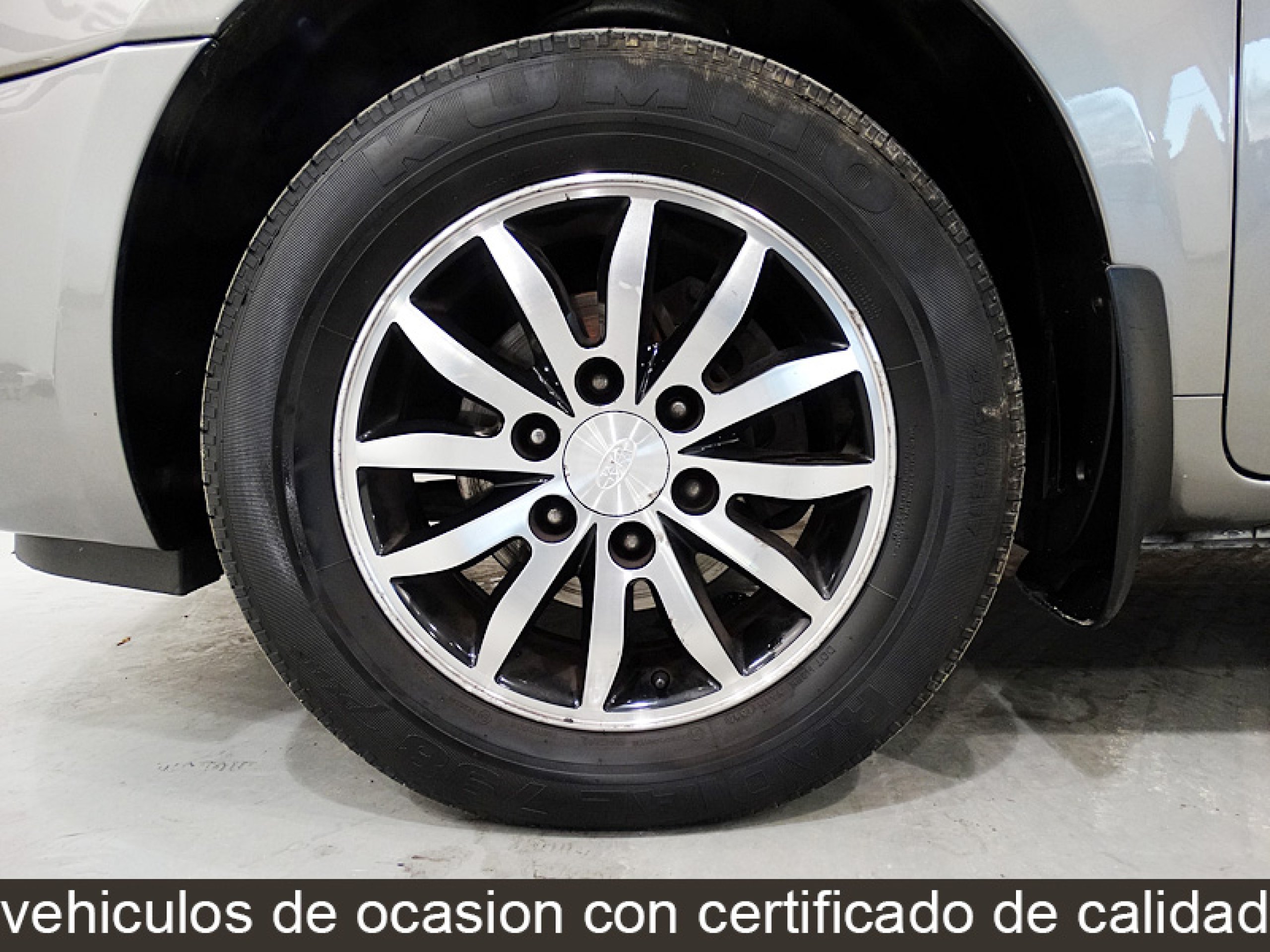 Foto Kia Carnival 47