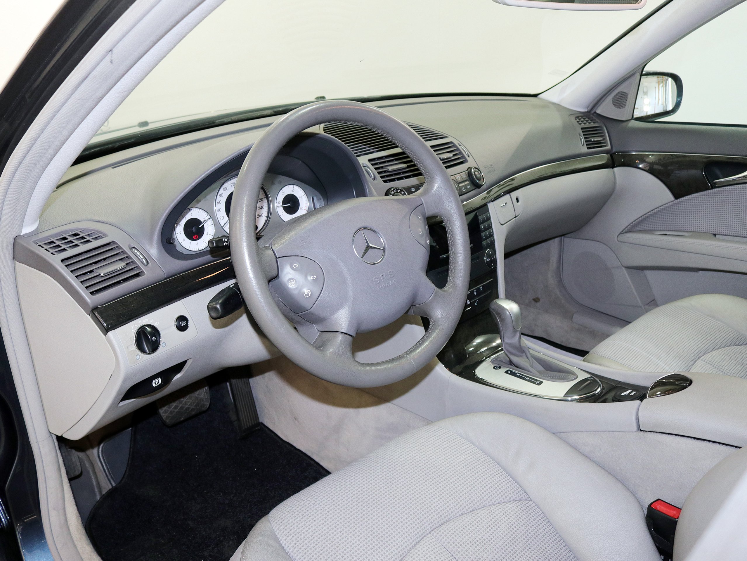 Foto Mercedes-Benz E 320 16