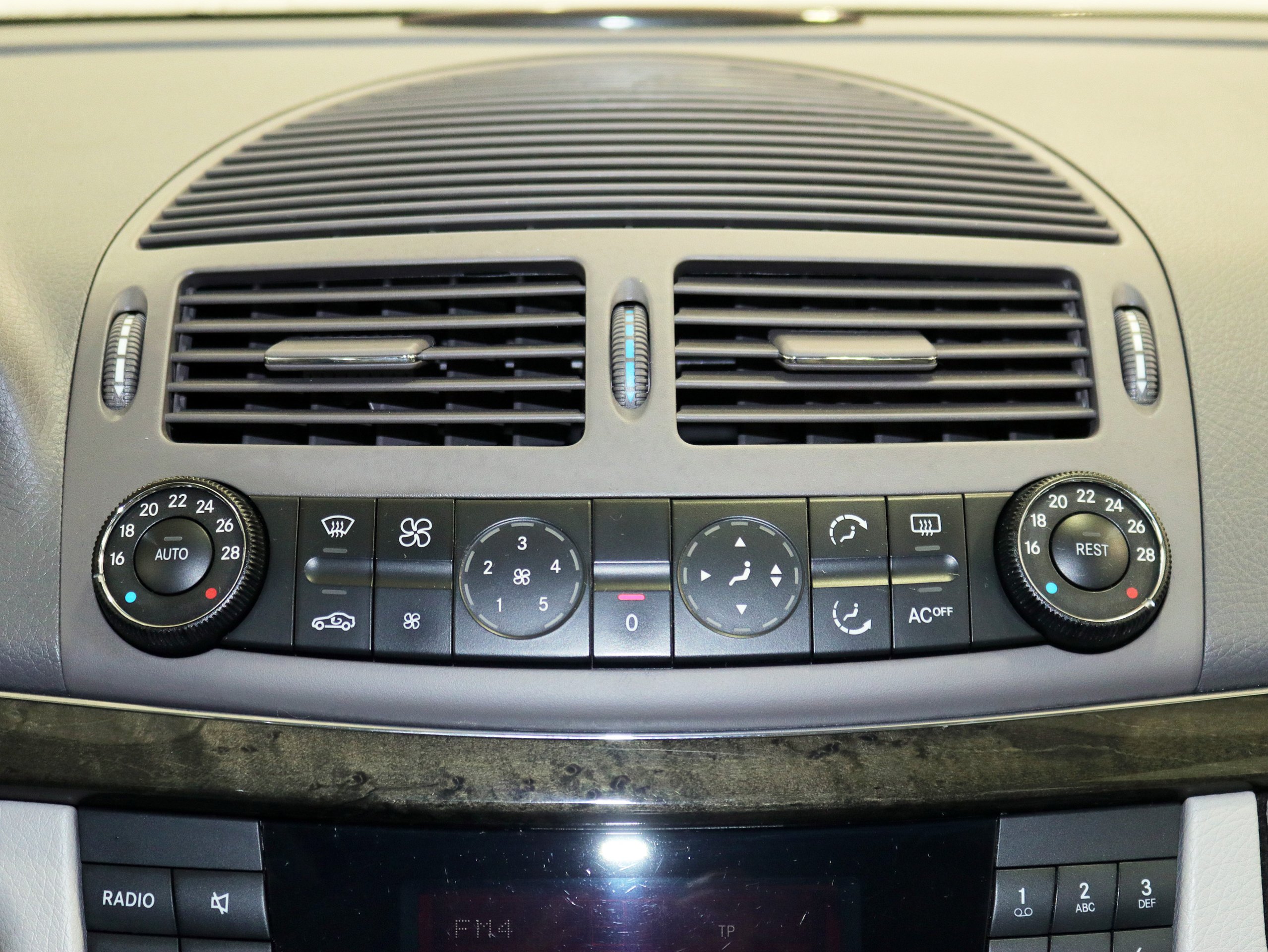 Foto Mercedes-Benz E 320 20