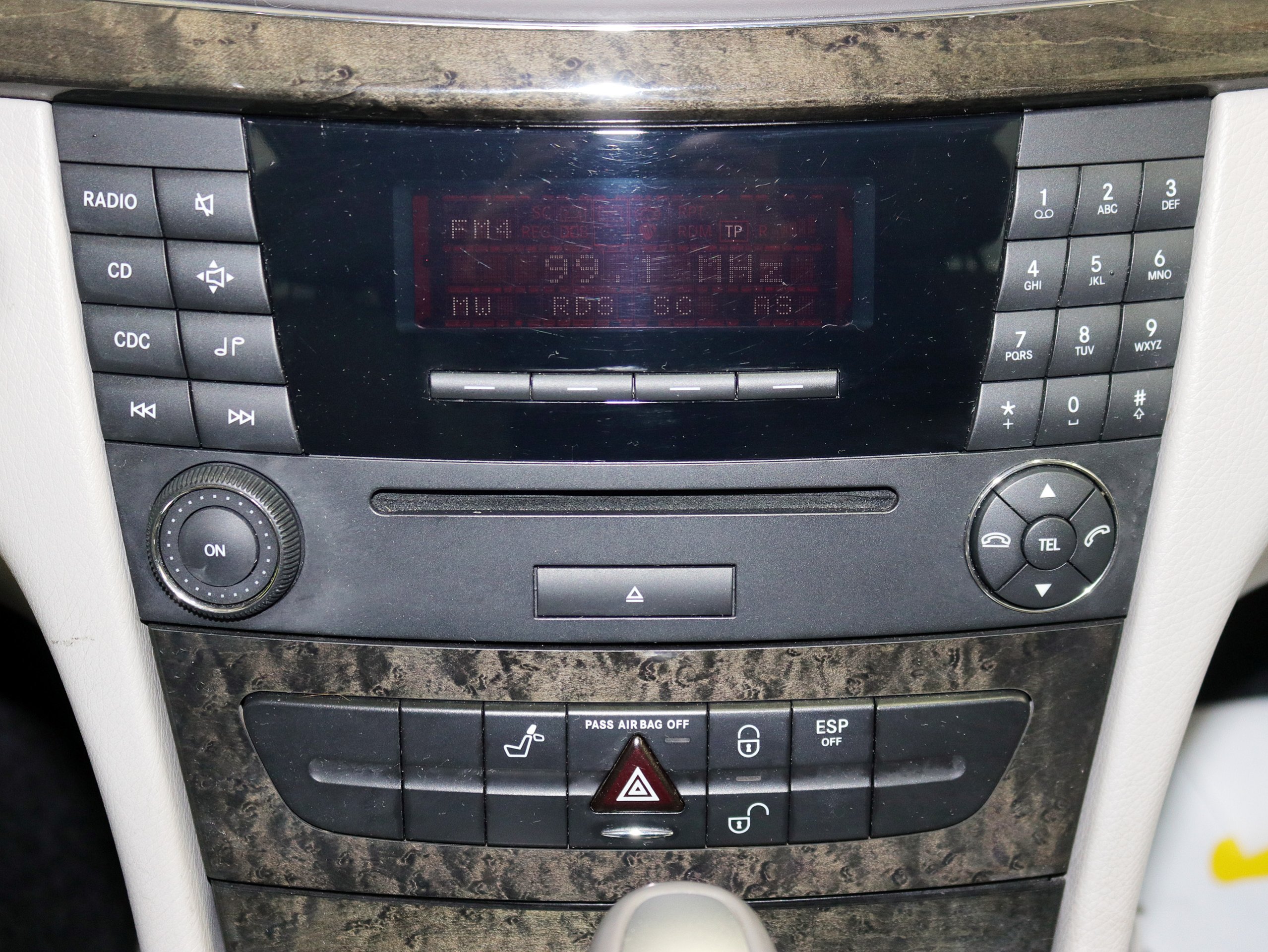 Foto Mercedes-Benz E 320 21
