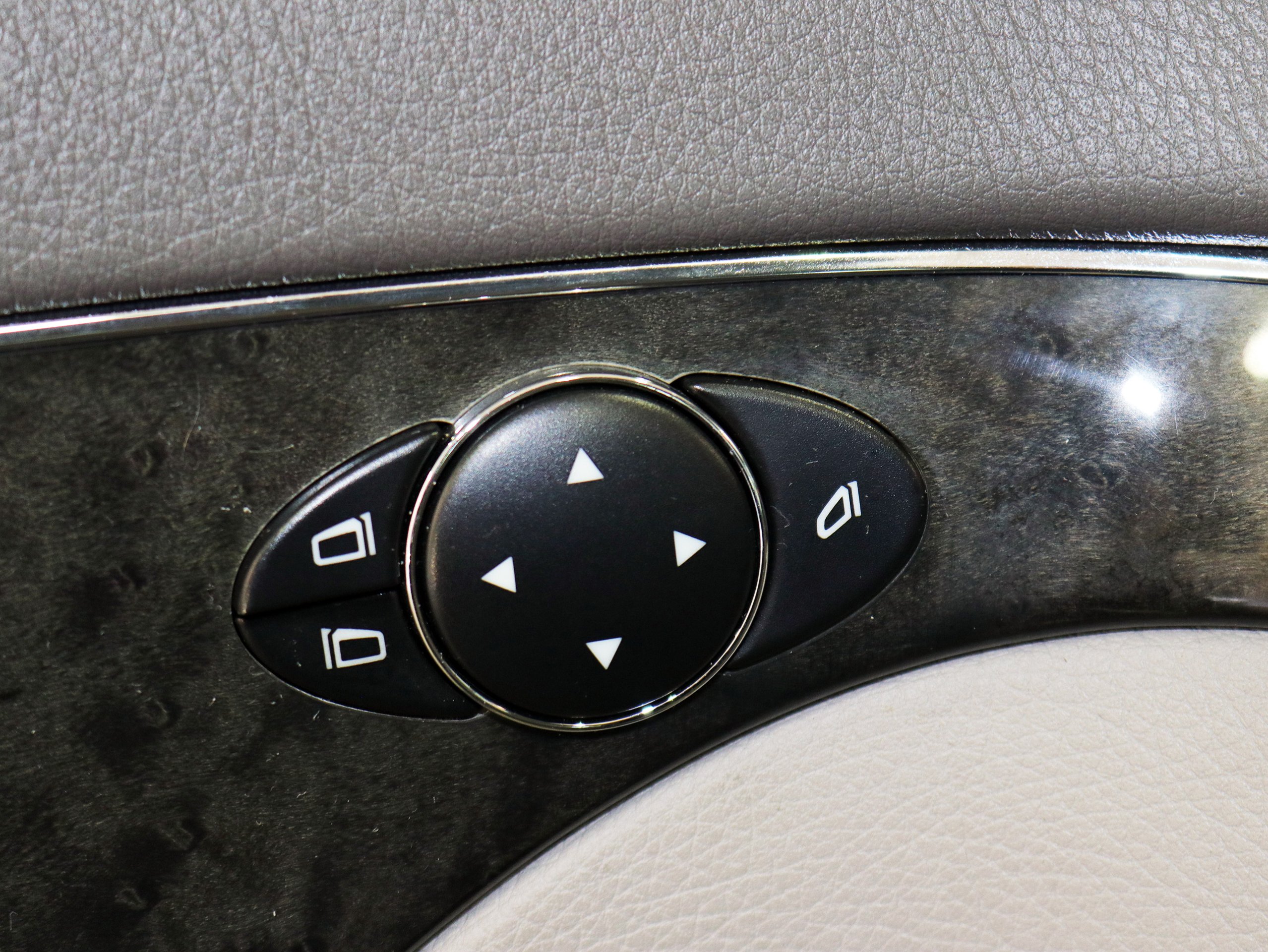 Foto Mercedes-Benz E 320 24