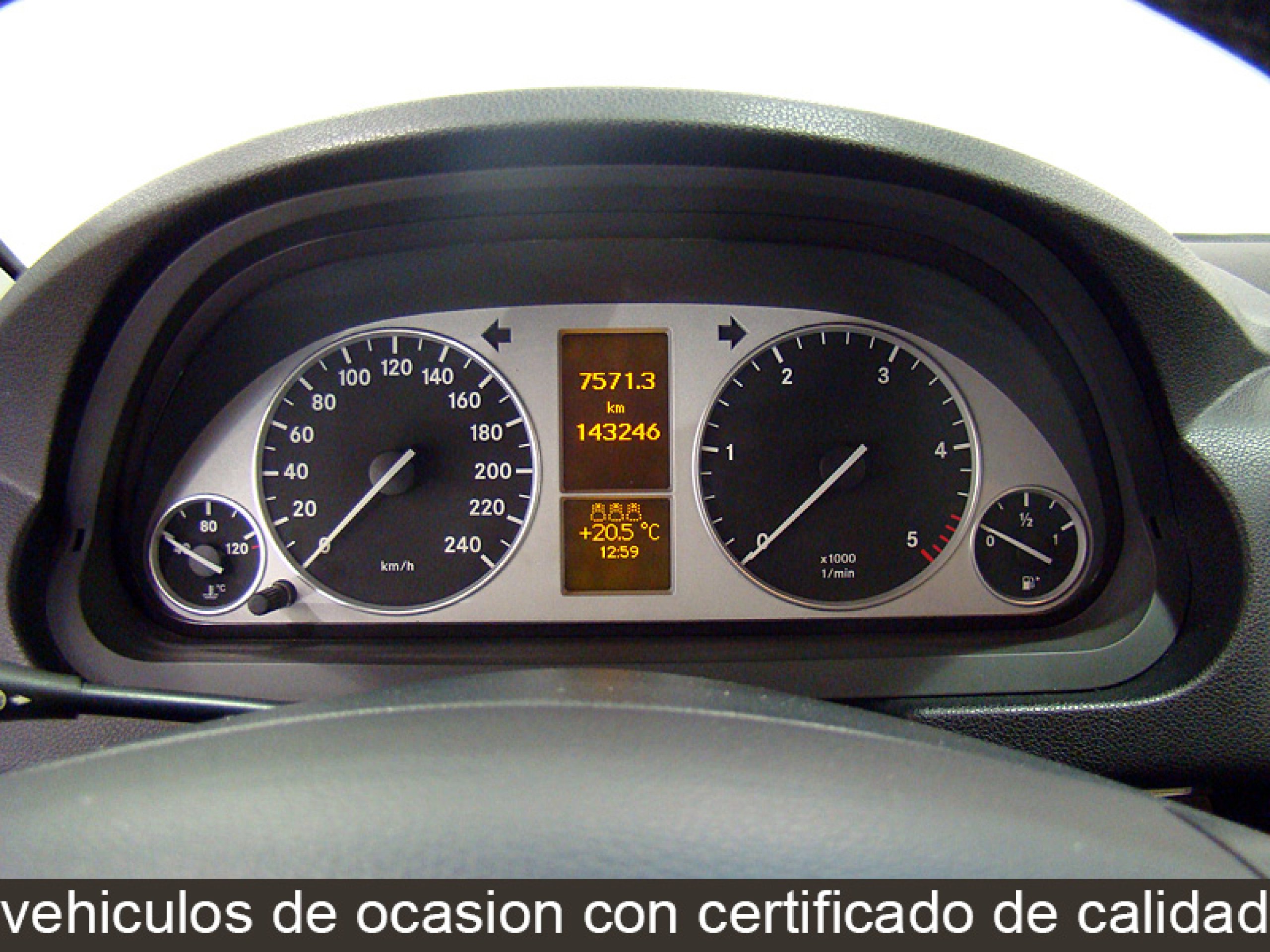 Foto Mercedes-Benz B 200 26