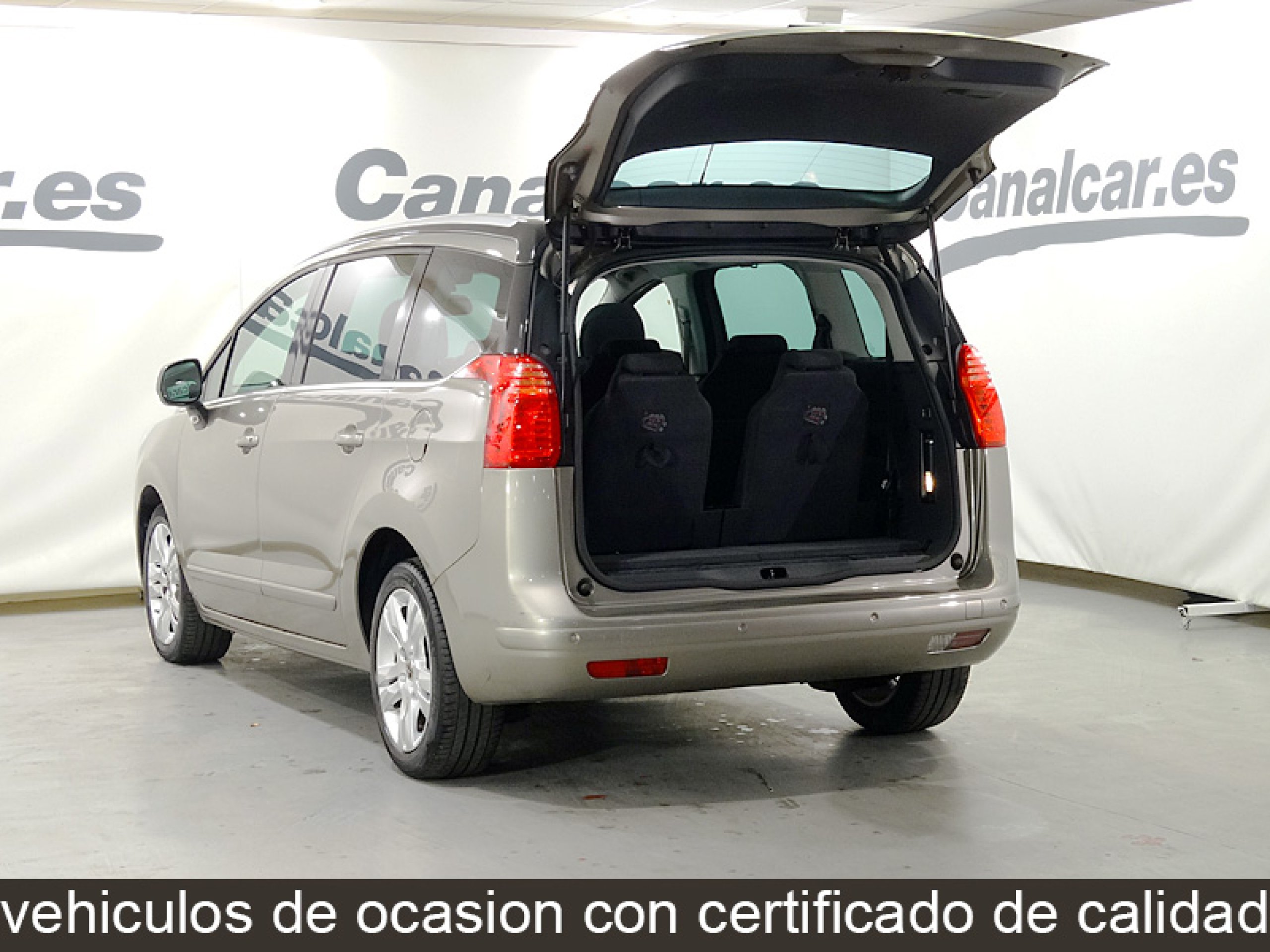 Foto Peugeot 5008 8