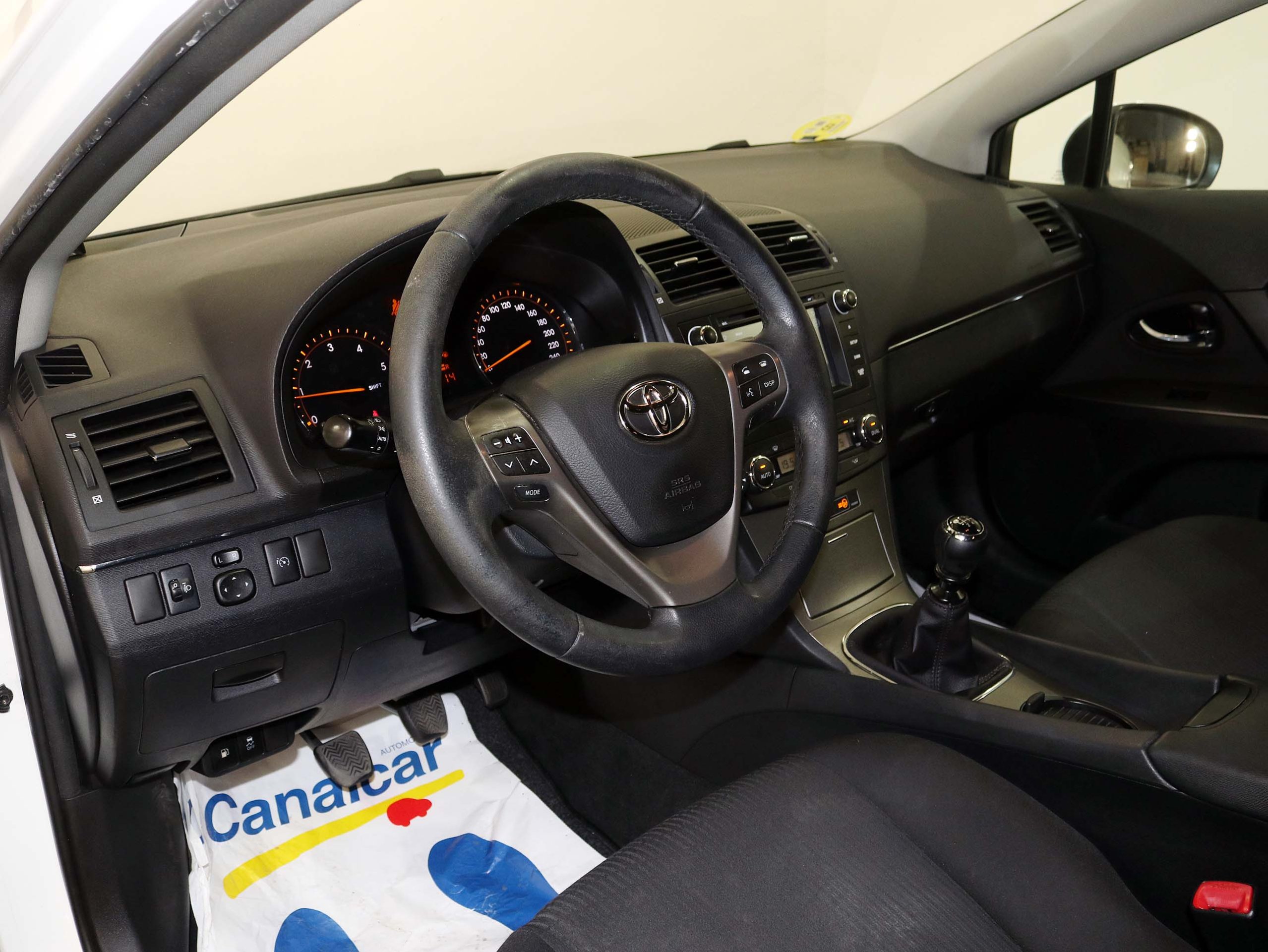 Foto Toyota Avensis 18