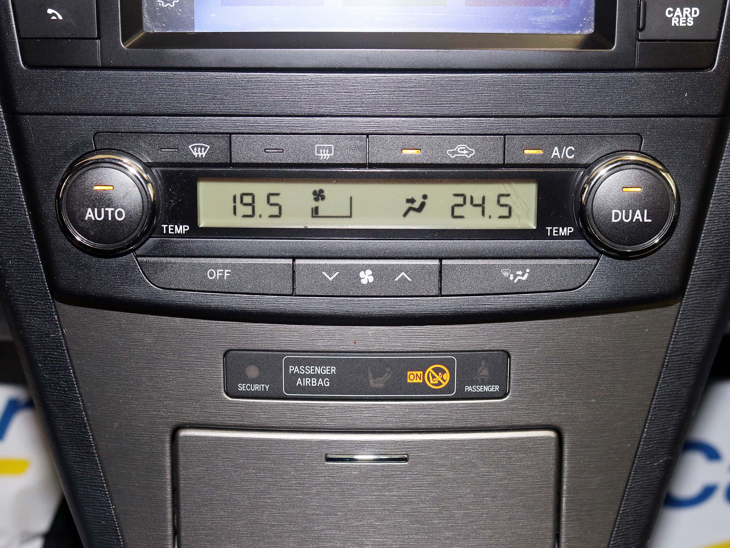 Foto Toyota Avensis 23