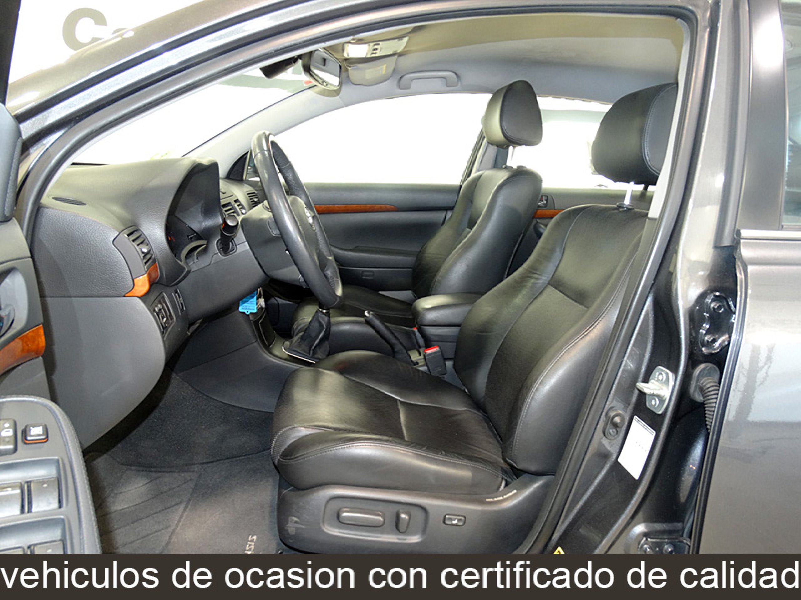 Foto Toyota Avensis 15