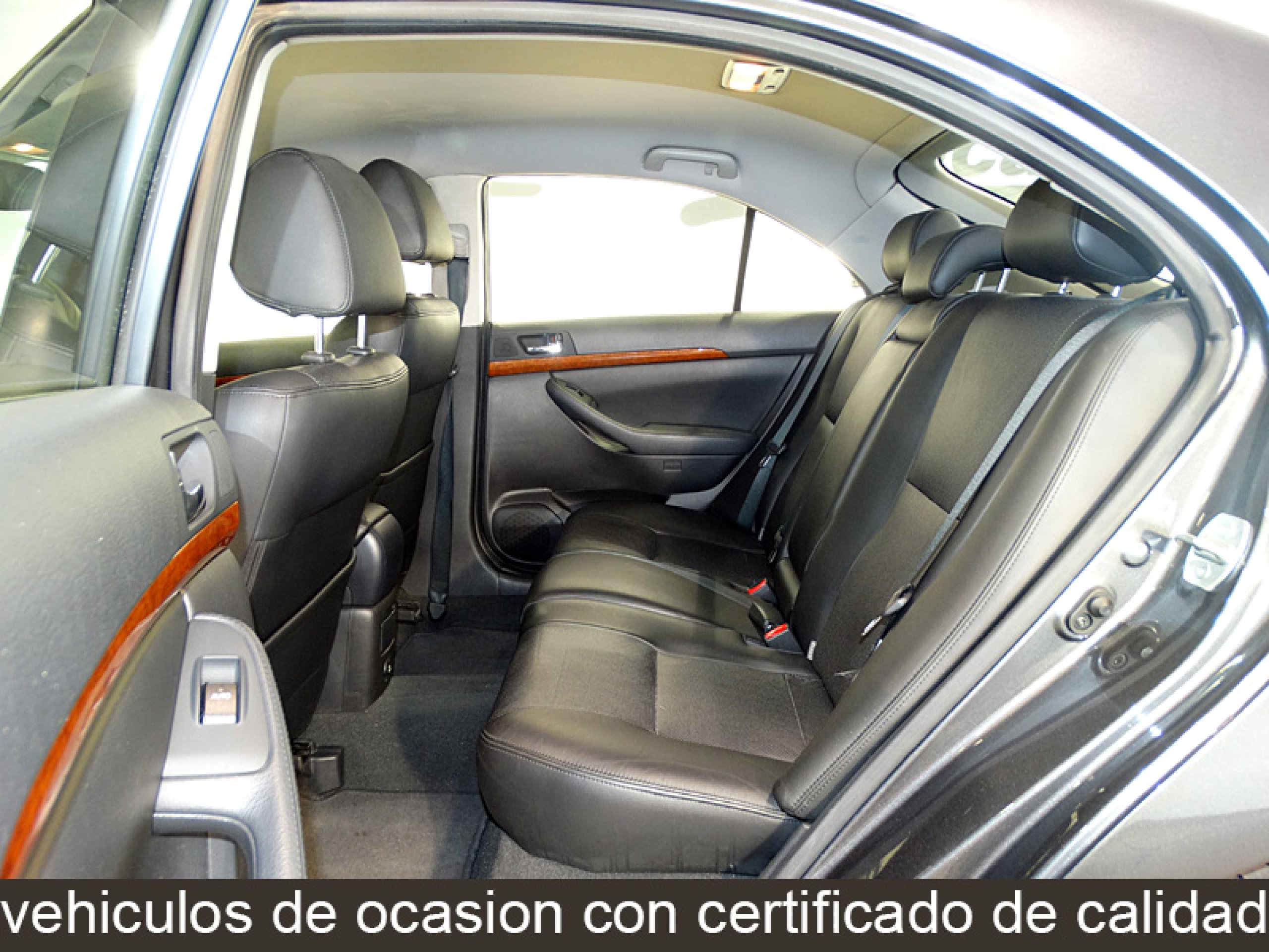 Foto Toyota Avensis 16