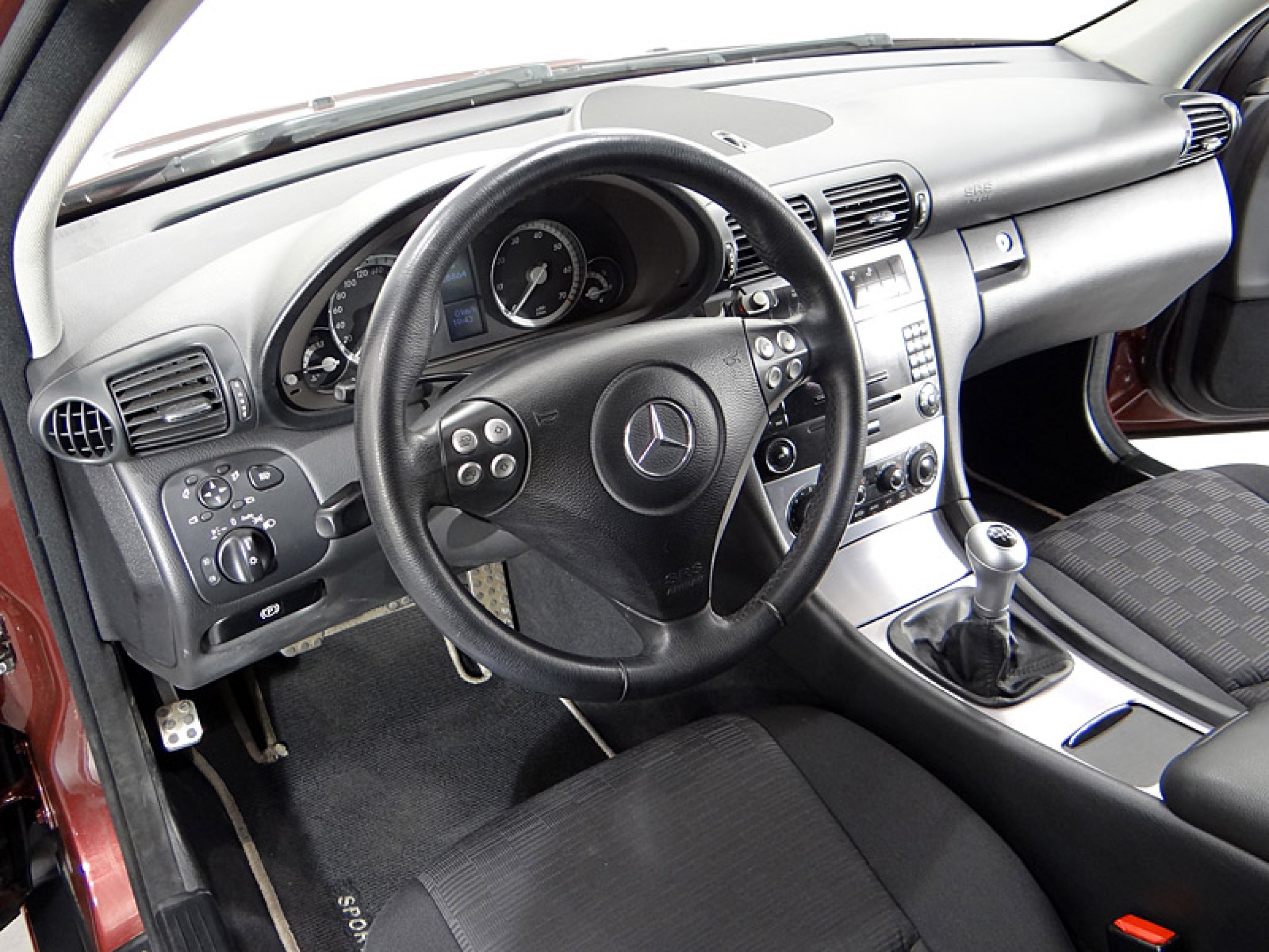Foto Mercedes-Benz C 180 29