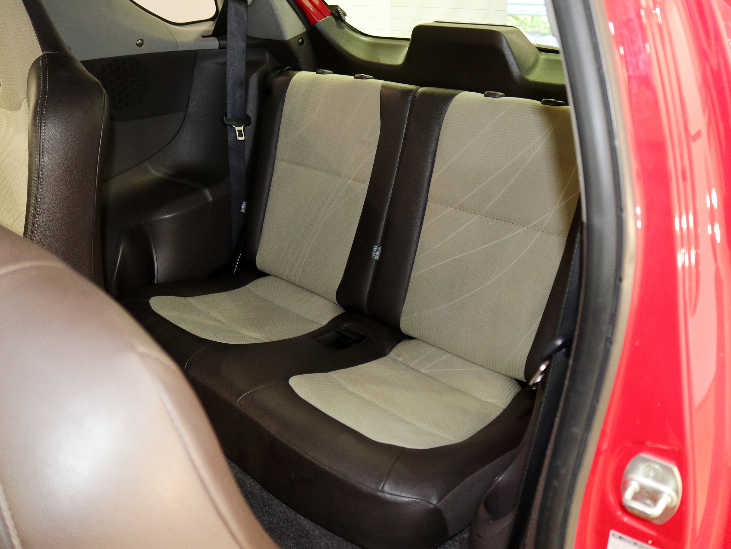 Foto Toyota iQ 17