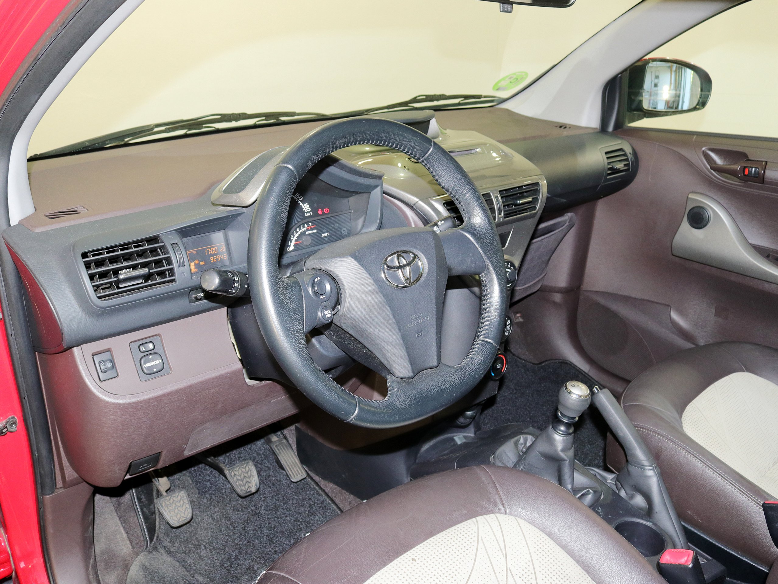 Foto Toyota iQ 19