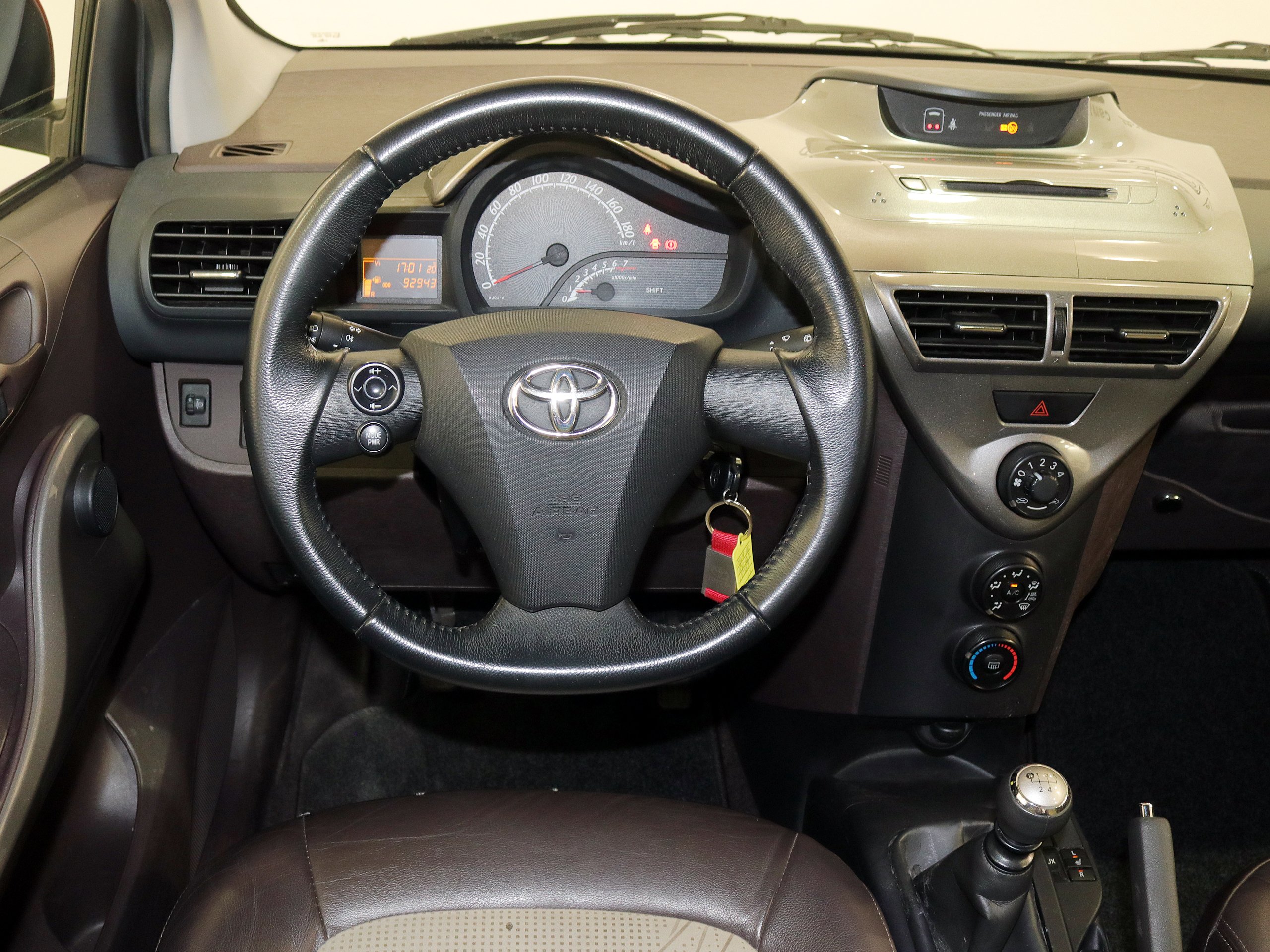 Foto Toyota iQ 21
