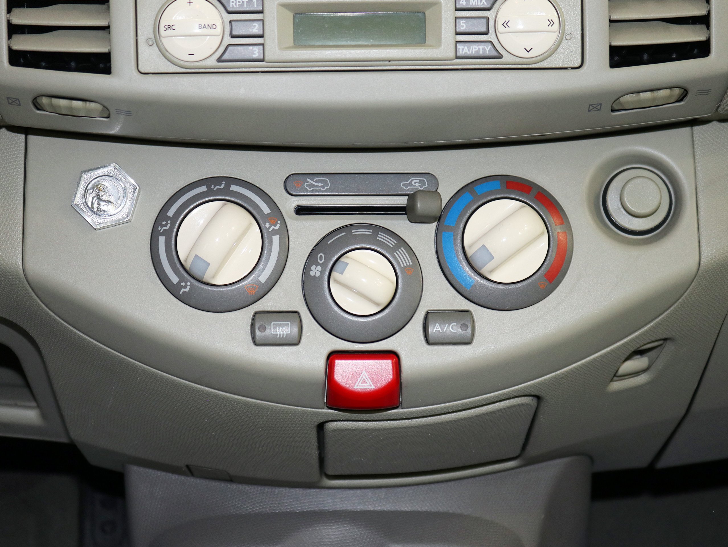 Foto Nissan Micra 24