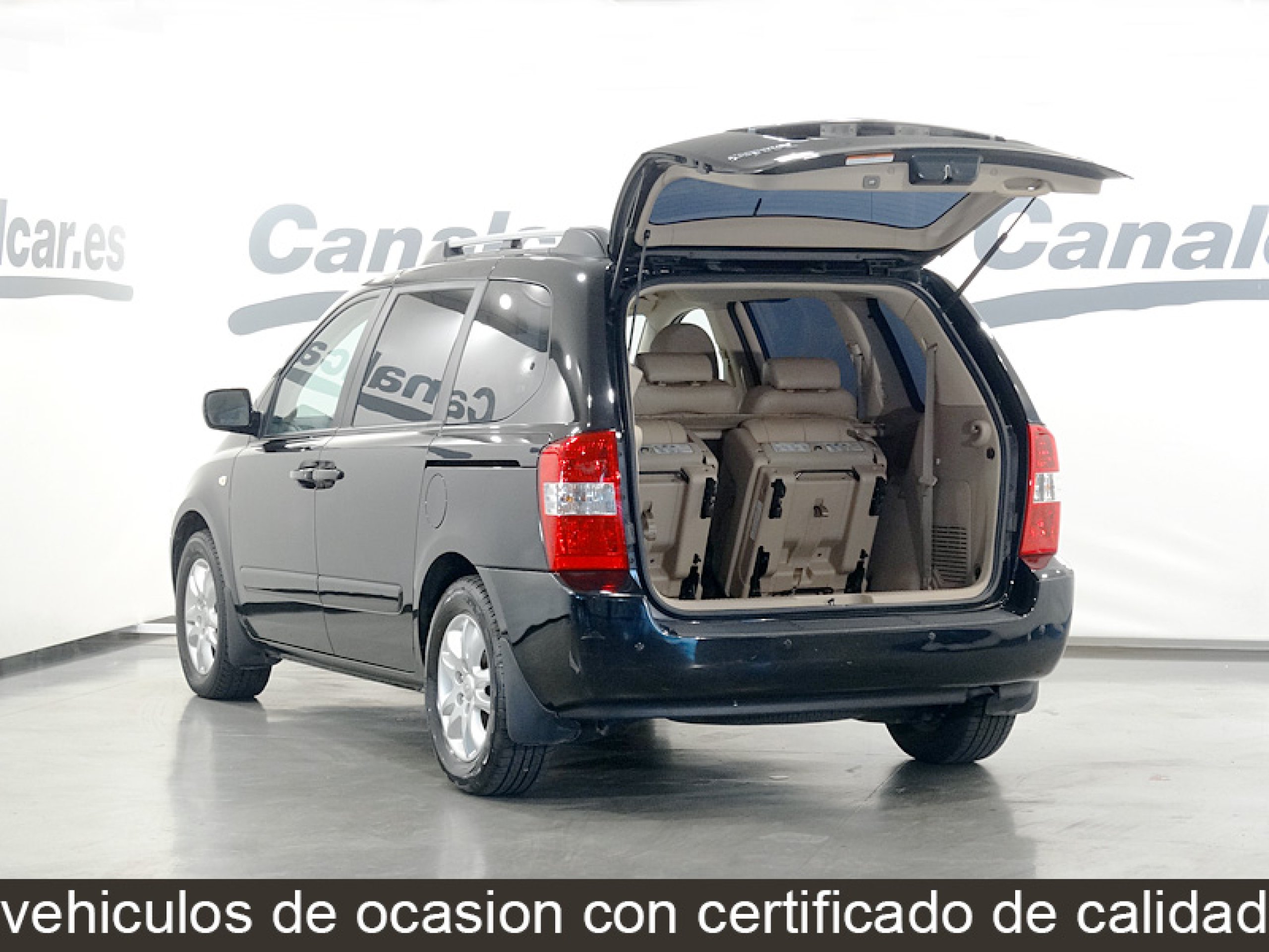 Foto Kia Carnival 11