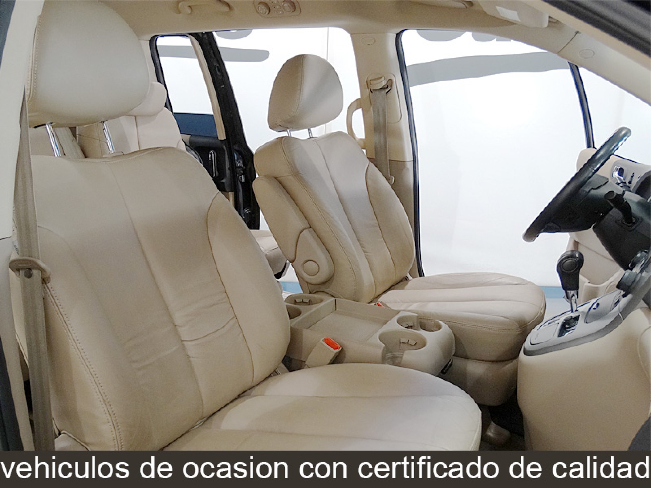 Foto Kia Carnival 23
