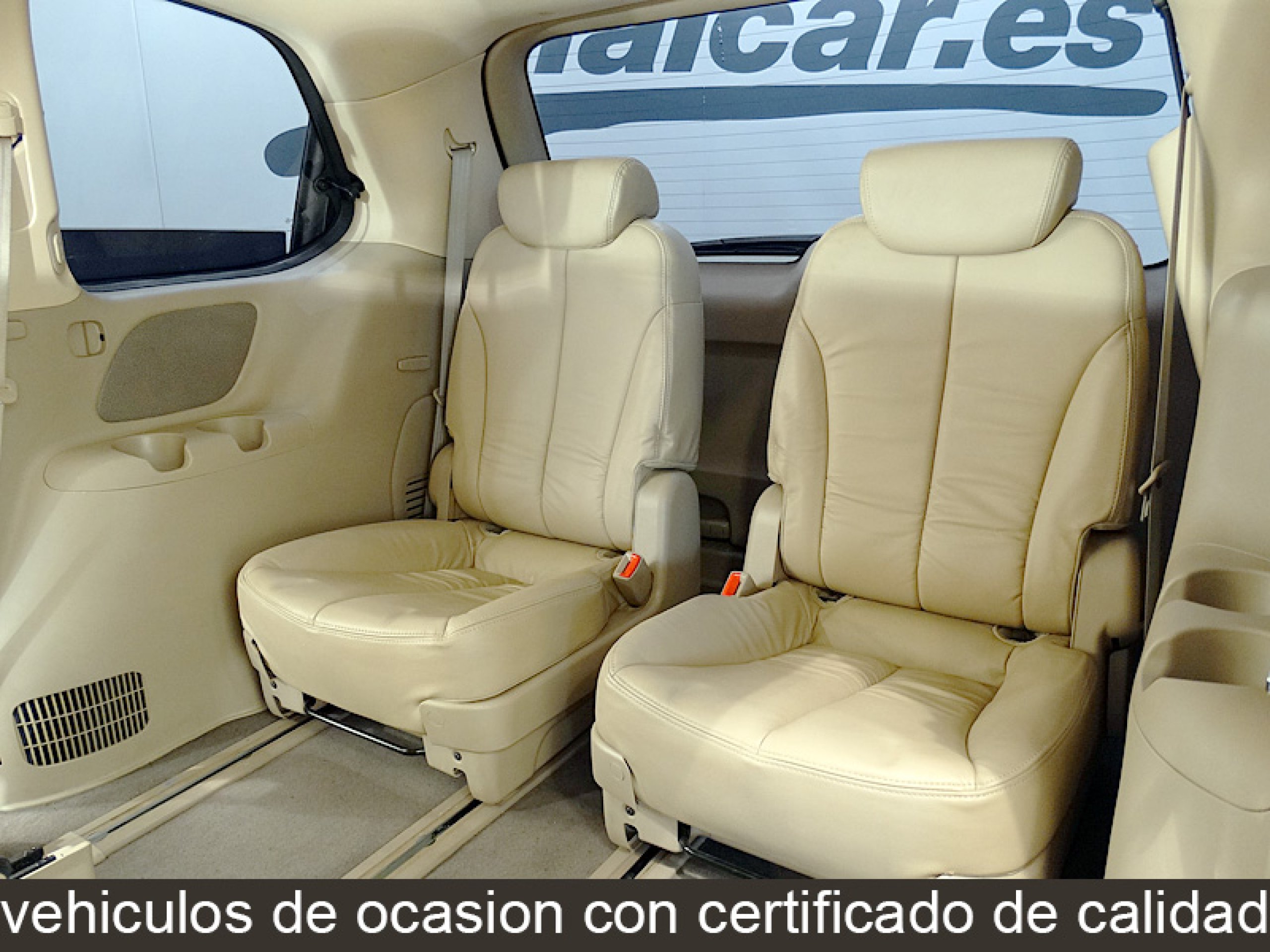 Foto Kia Carnival 24